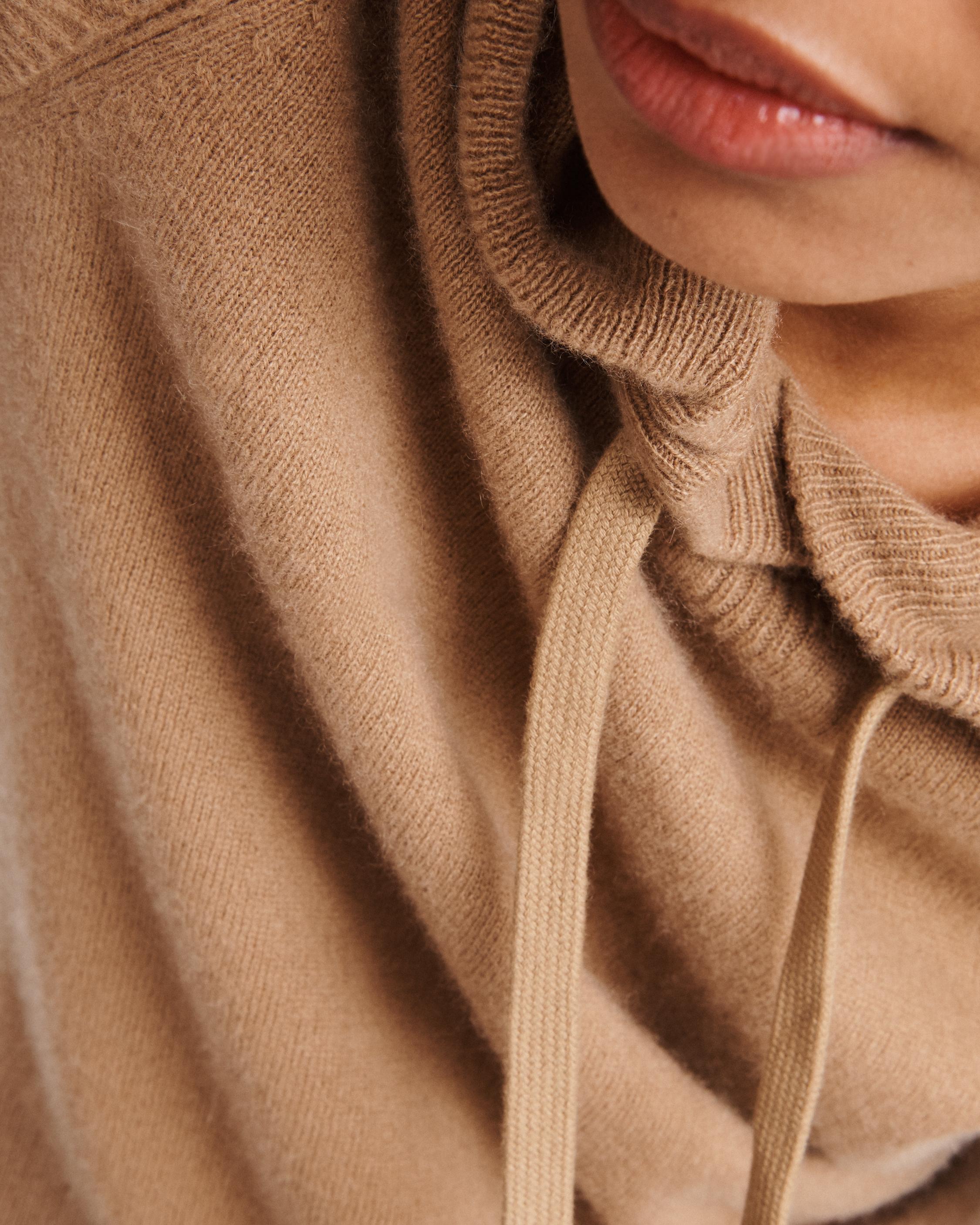 Cashmere sweater with hood