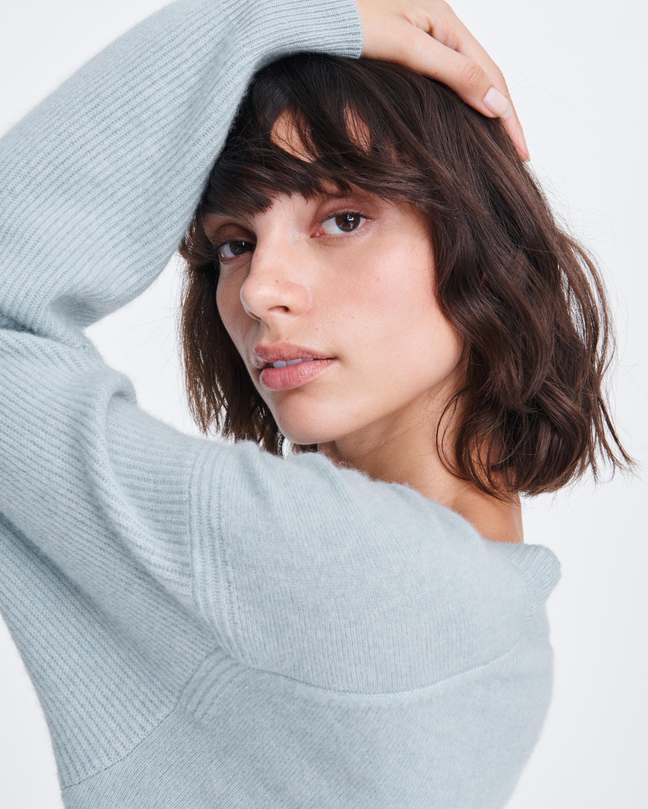 LOGAN CASHMERE V-NECK image number 5
