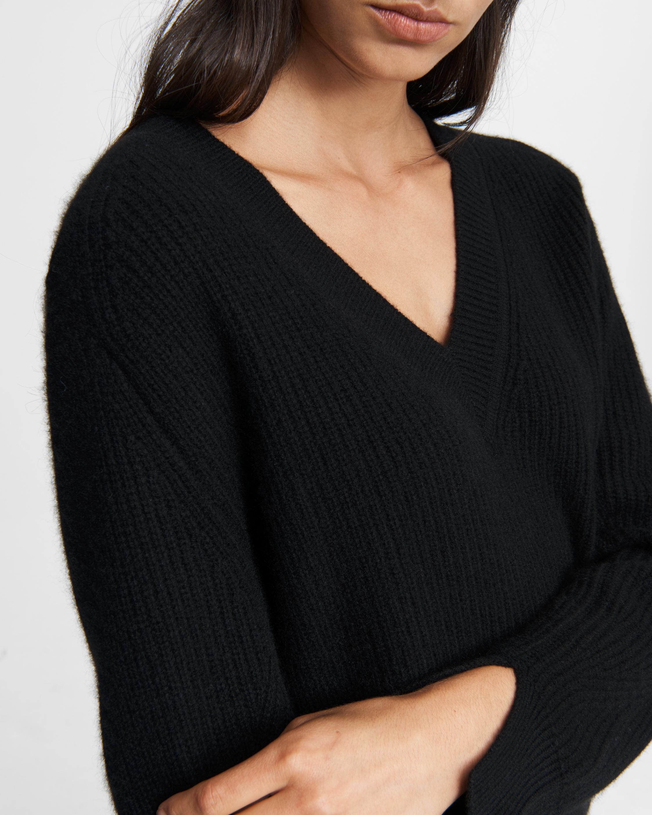 Meet the cotton and cashmere V-Neck LST. A universally flattering neckline  that belongs in every closet. This neckline type draws the eye