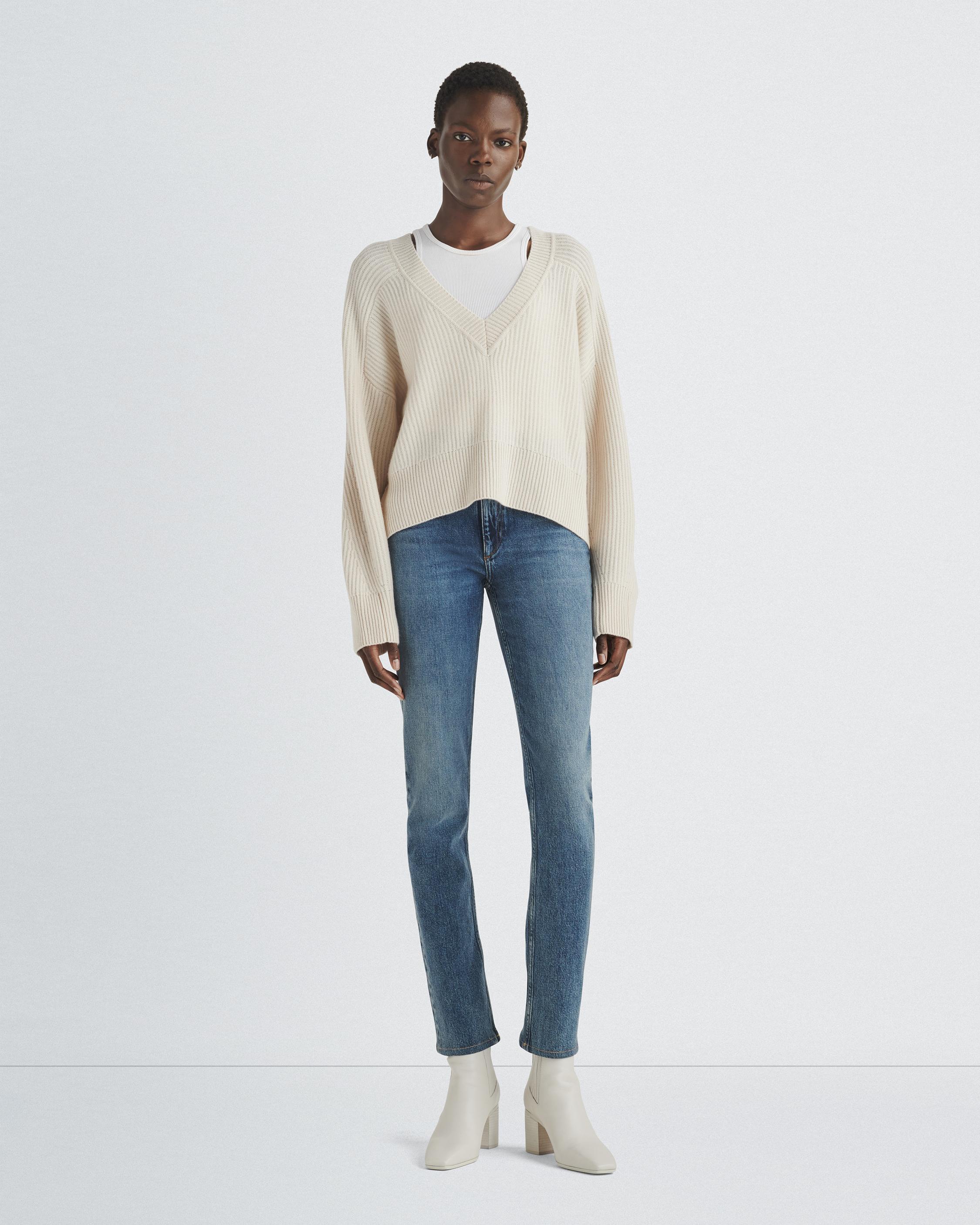 Basic Cashmere V-Neck Sweater