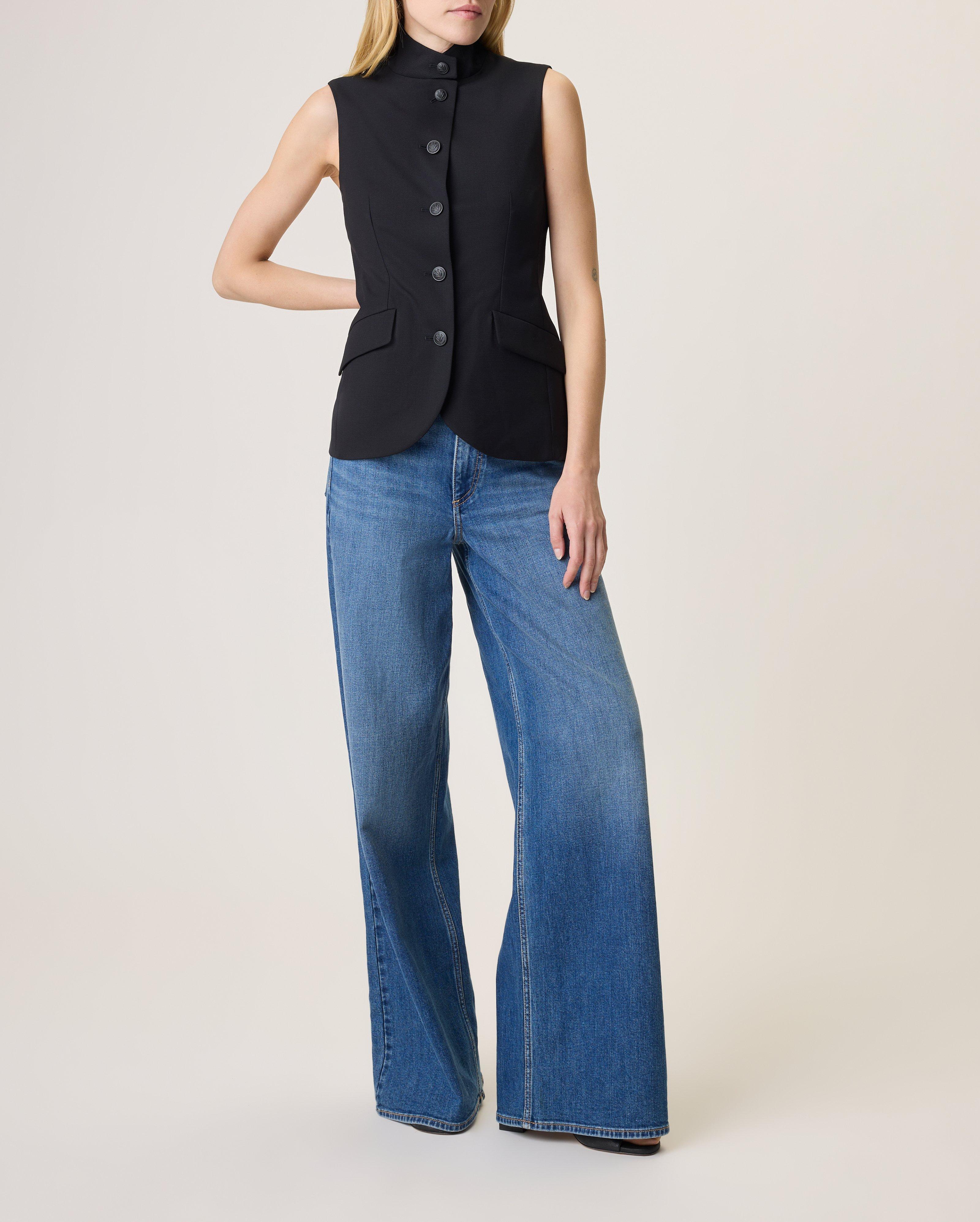 Sadie Vest image number 1