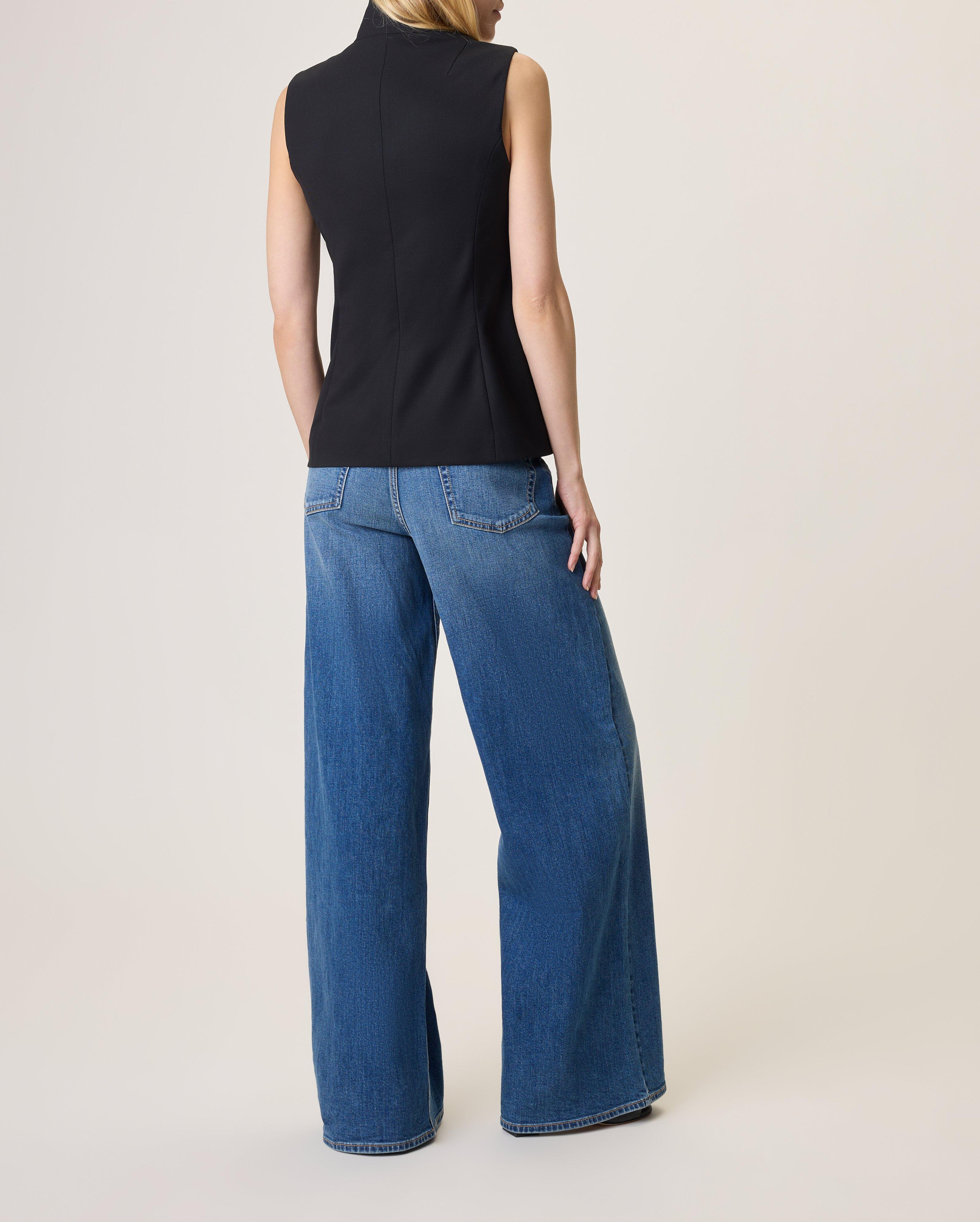Sadie Vest image number 2