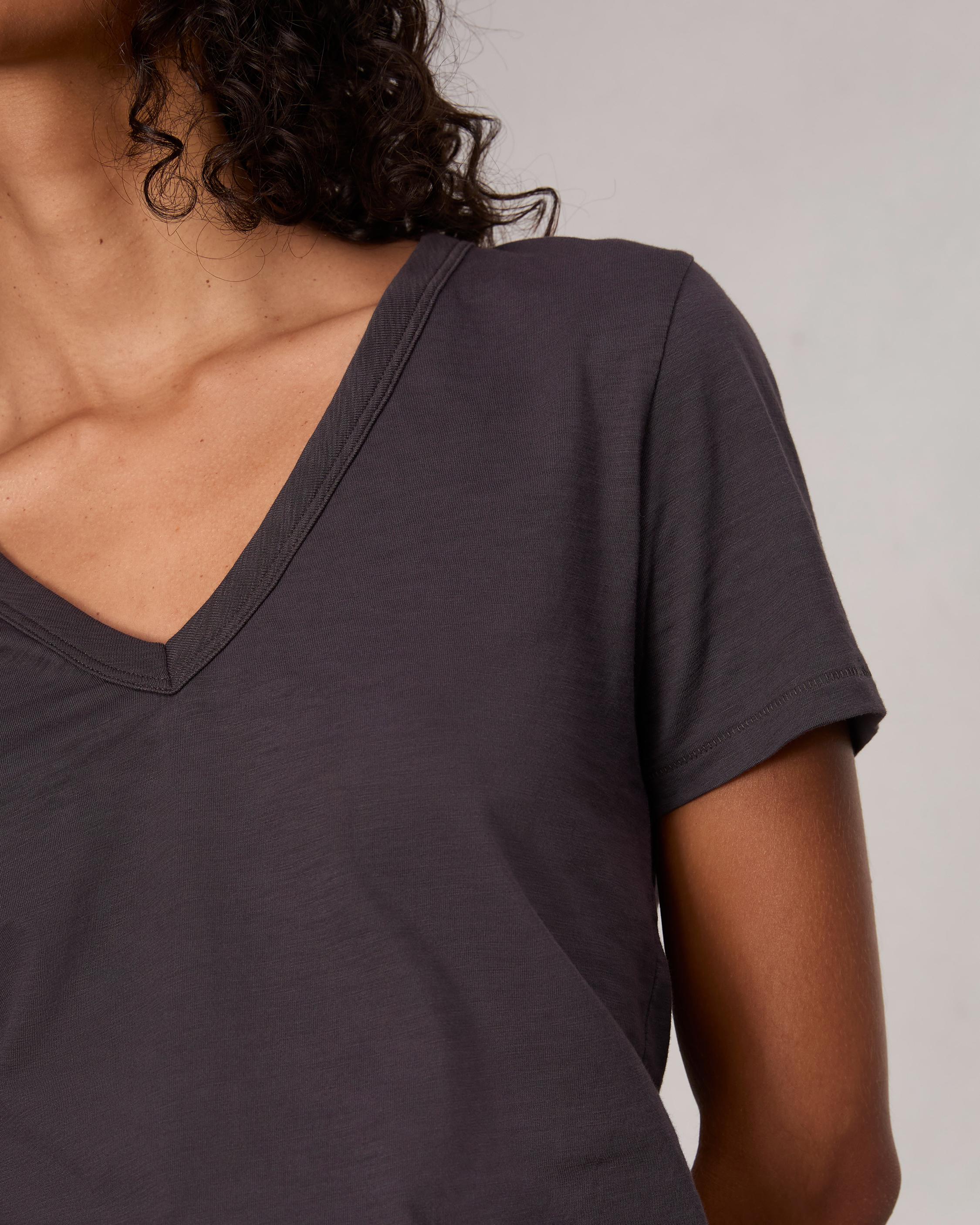 The Slub V-Neck Tee image number 6