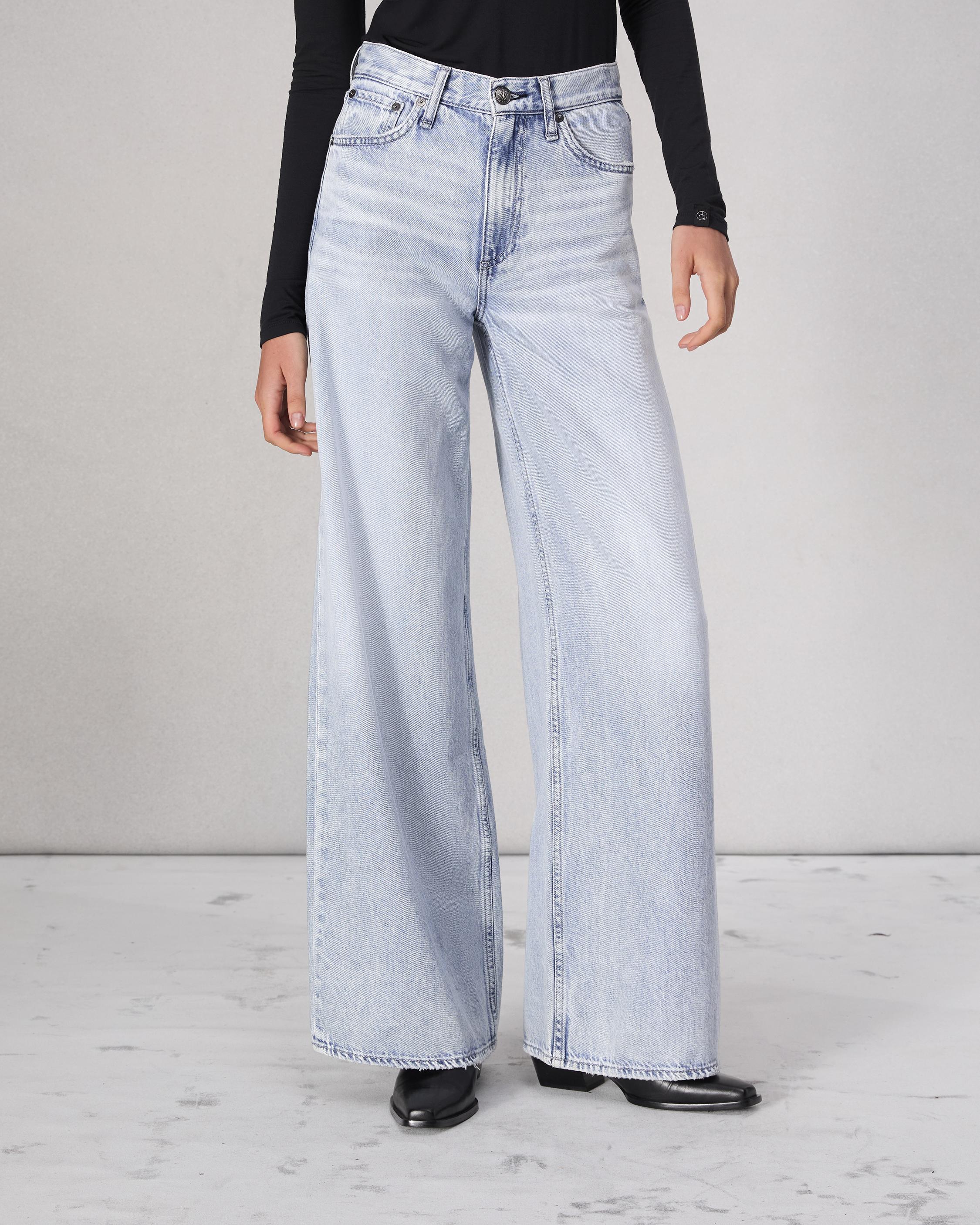 Featherweight Sofie Wide-Leg Jean image number 3