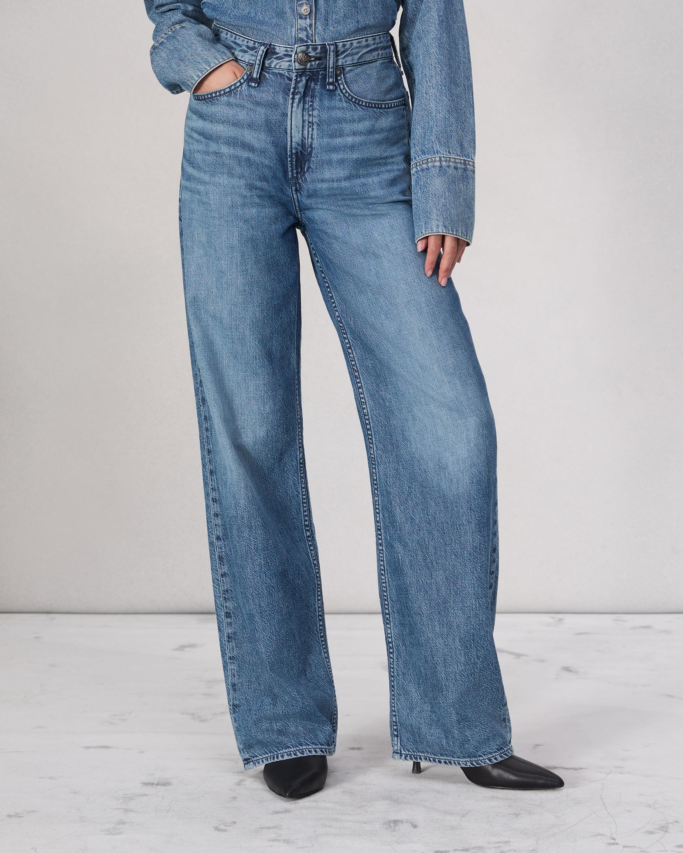 Featherweight Logan Wide-Leg Jean image number 3