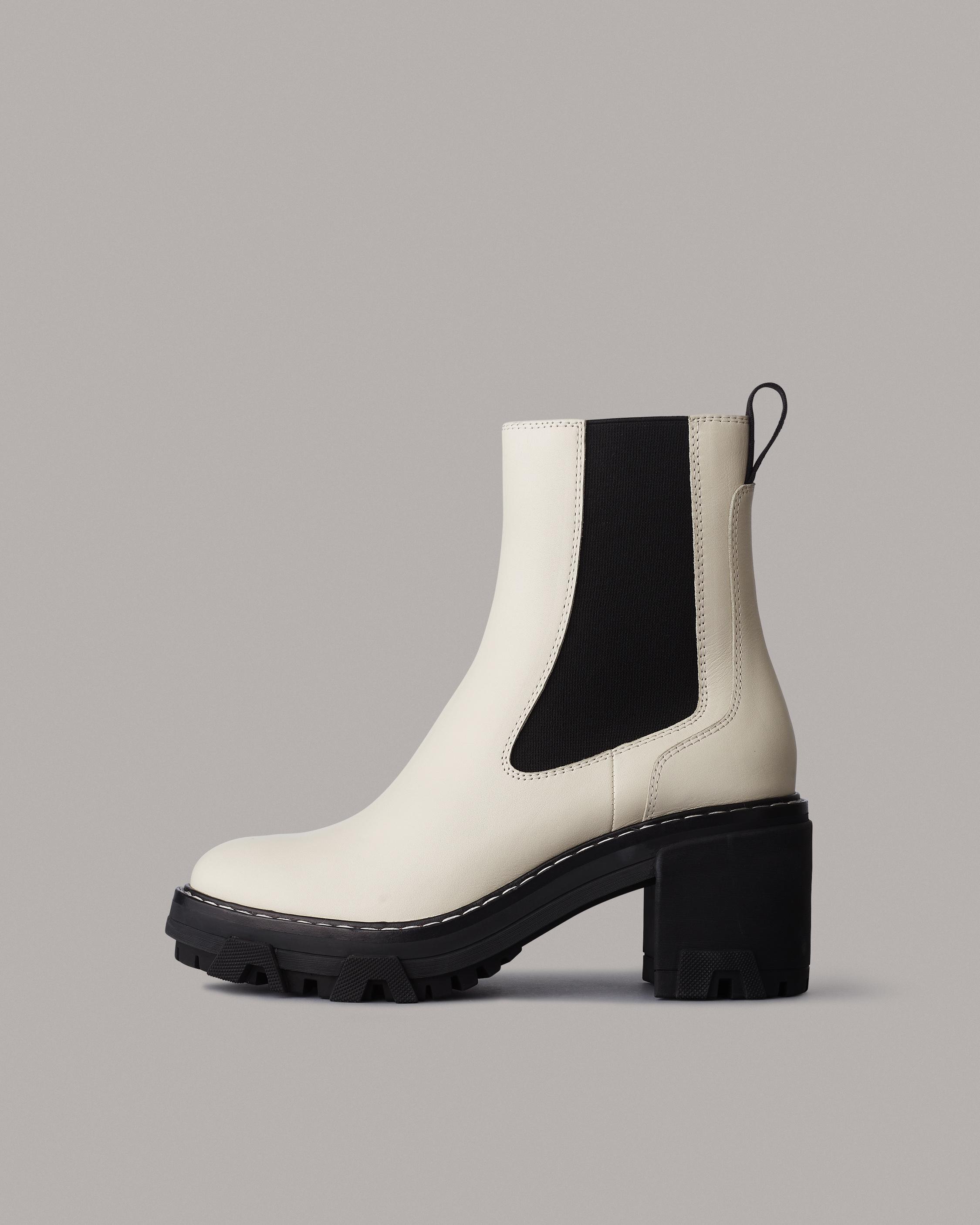 Black leather Chelsea boots for women Carla - Total comfort