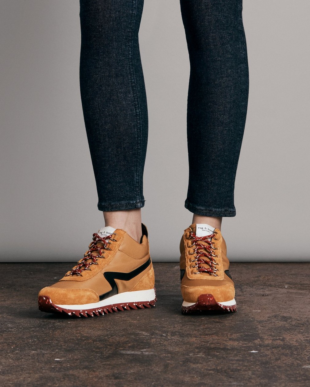 Retro Hiker - Recycled Materials