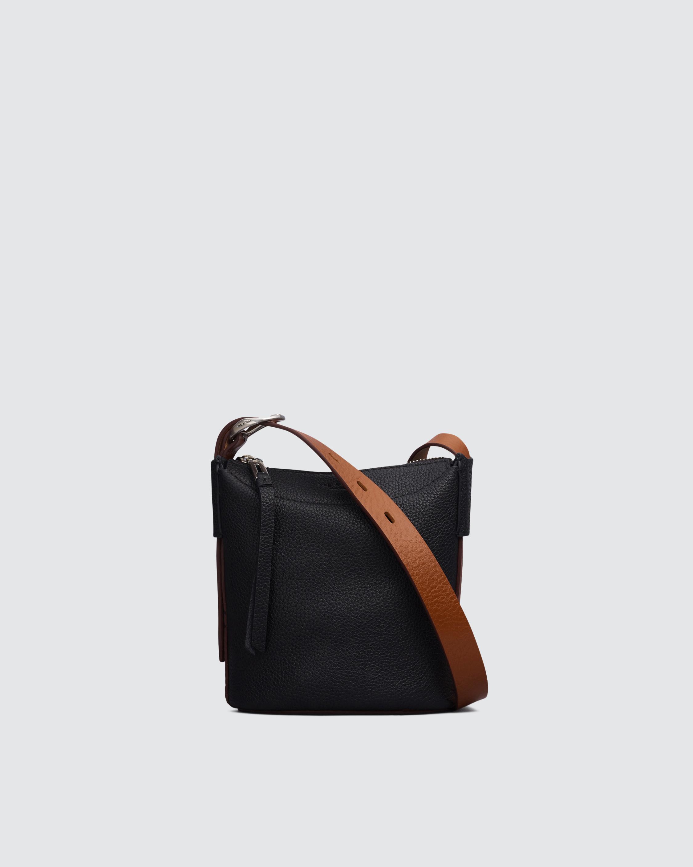 Small bucket bag in pebbled patent leather