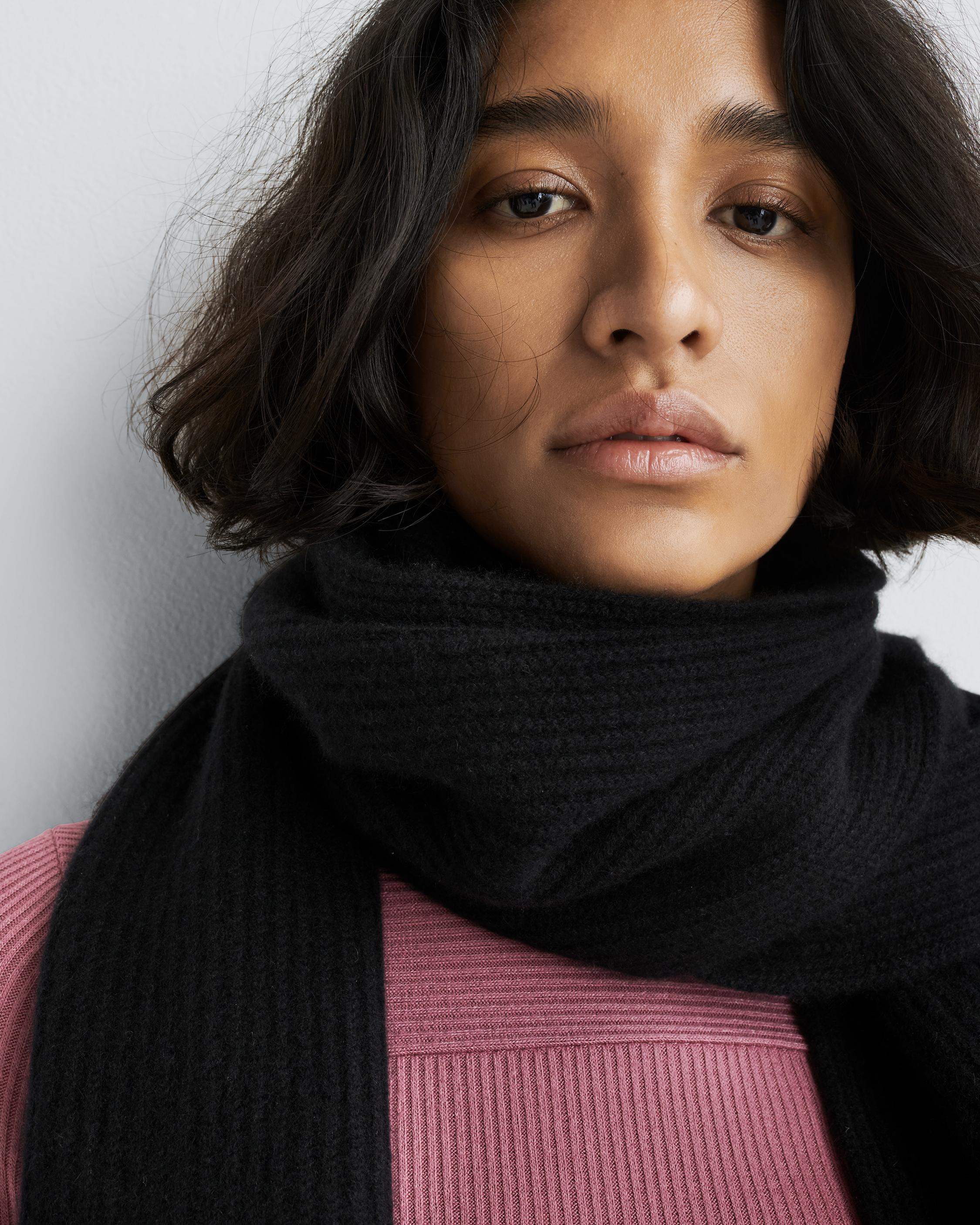 Cashmere shop black scarf