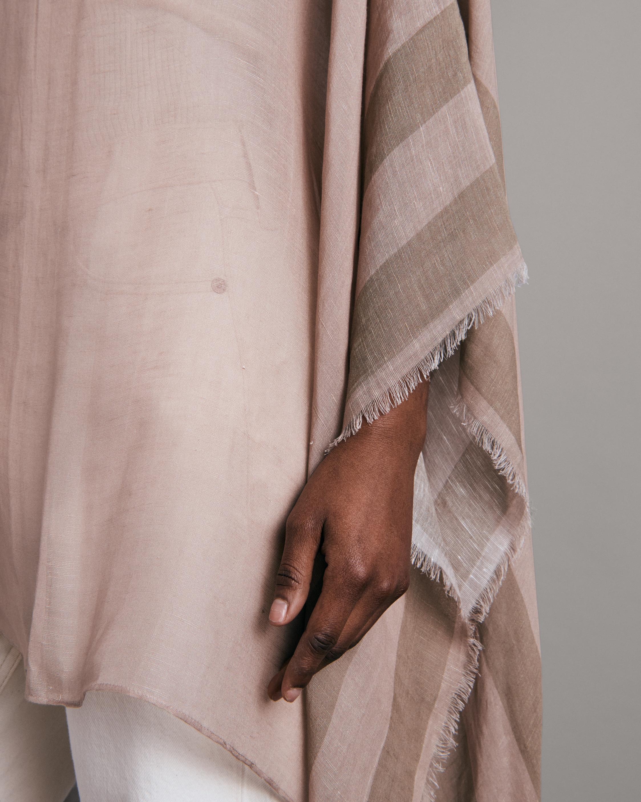 Hera Linen Beach Wrap image number 6