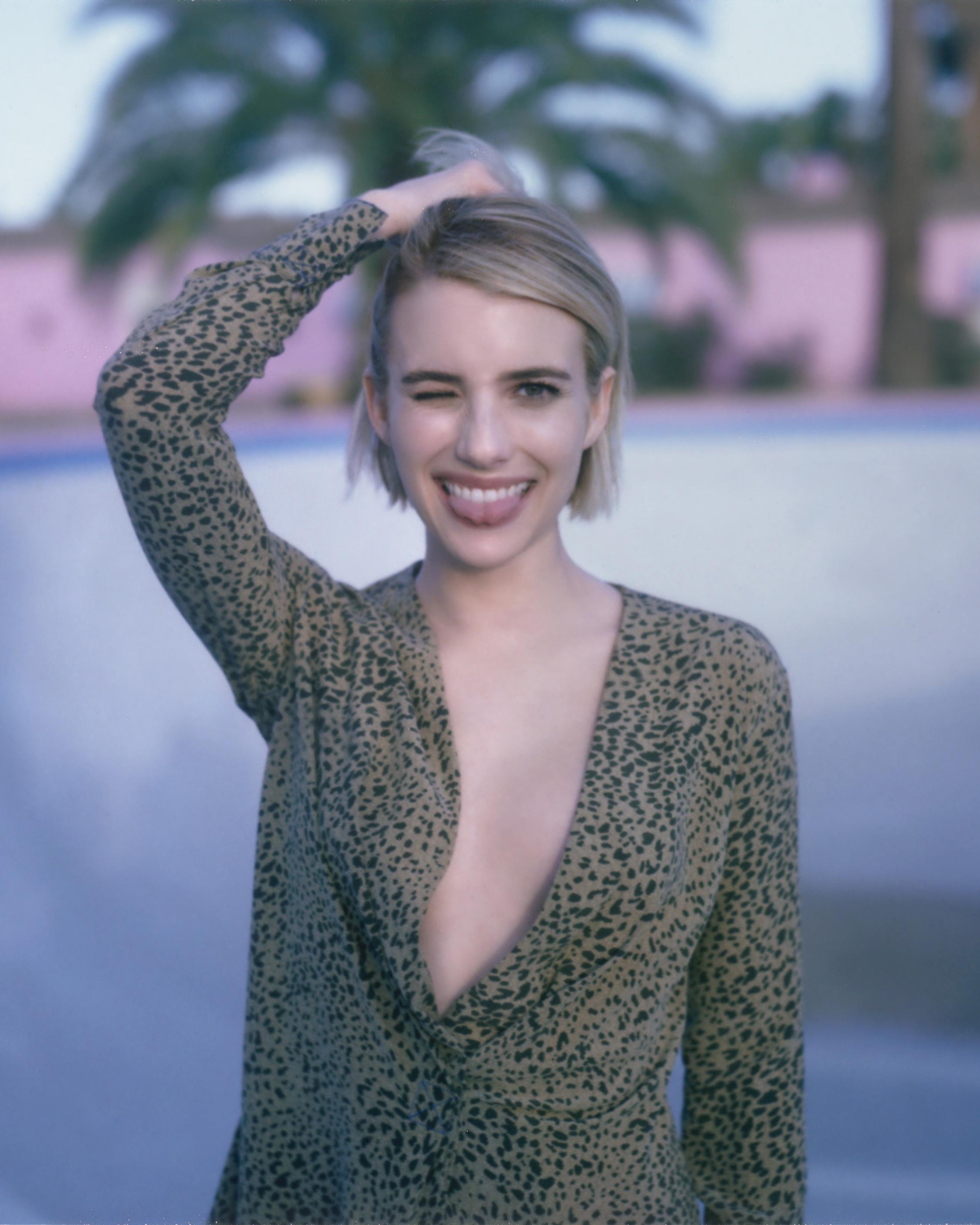 Emma Roberts Look 1 image number 1