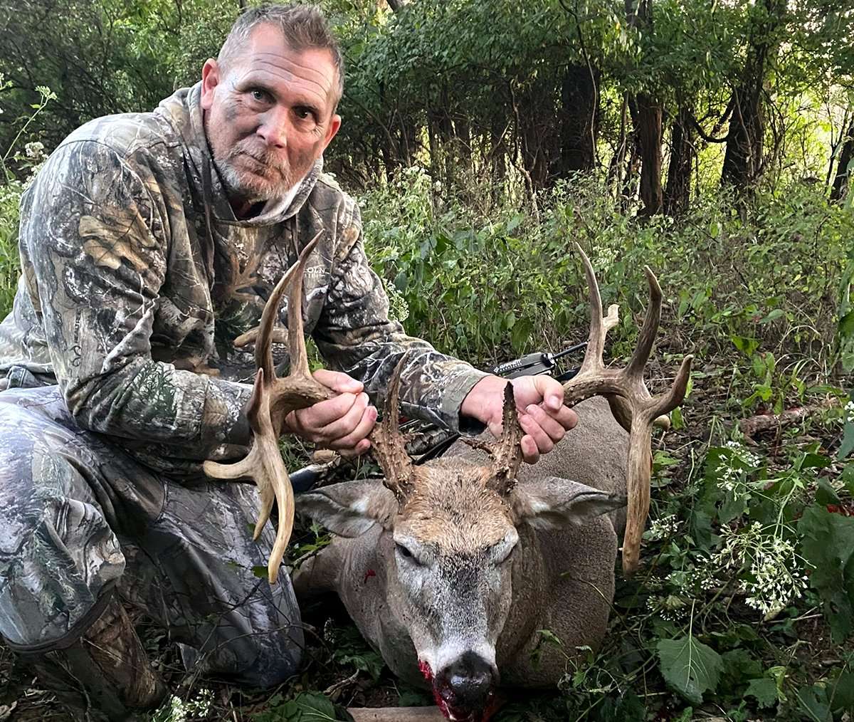 Jeff Humphrey took this Kentucky buck from a Rhino 180 ground blind in Realtree Edge.