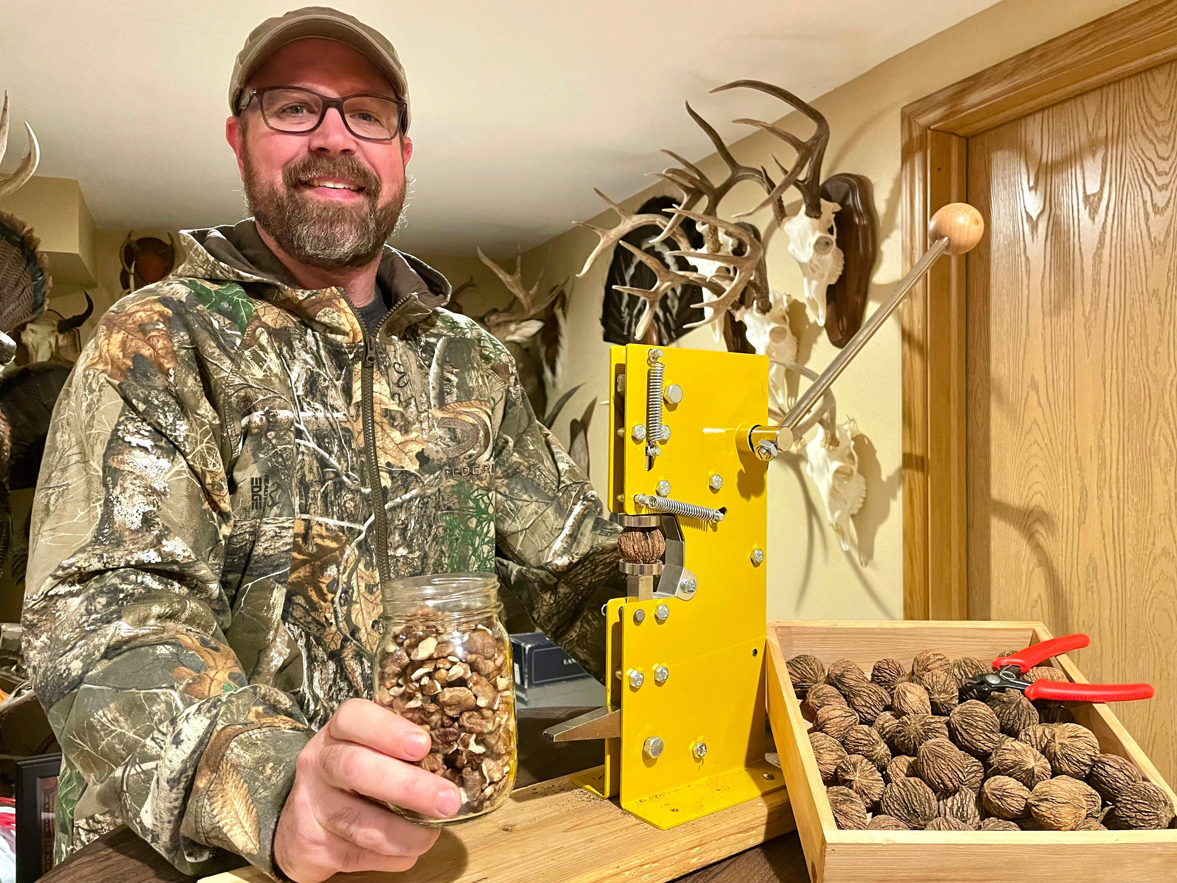 Kitchen Gadget: heavy-duty walnut shell scrubbers, Food