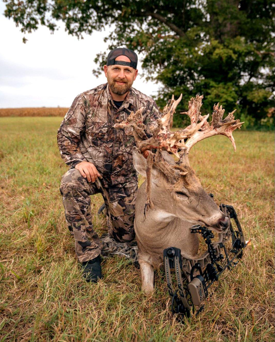 Joe's USA Realtree Camo Long Sleeve Pocket Hunting Shirt