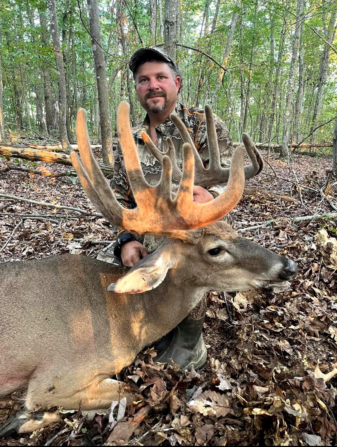 Deer Hunting in Kentucky - Realtree Camo