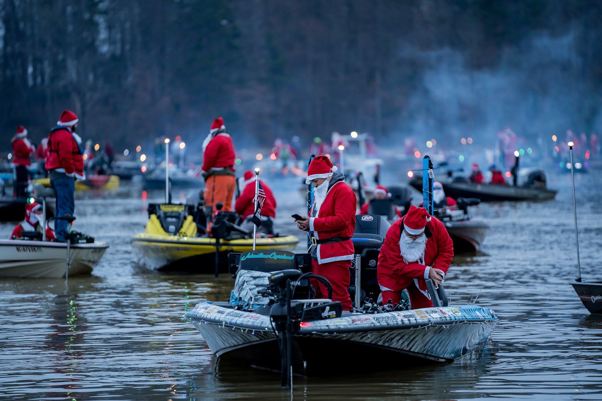 Image: Santa_Fishing