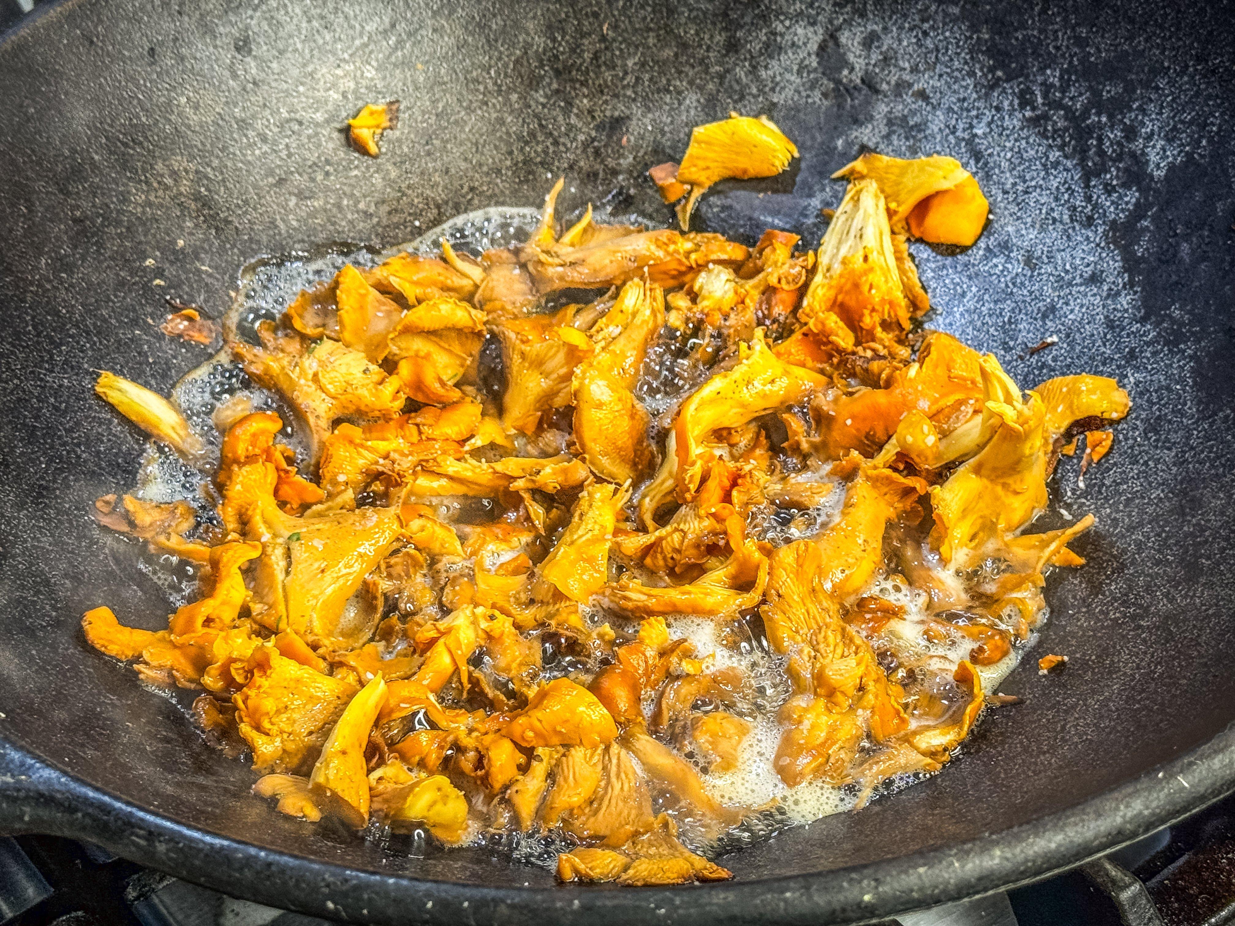 Image: chanterelle_pork_stir_fry_2