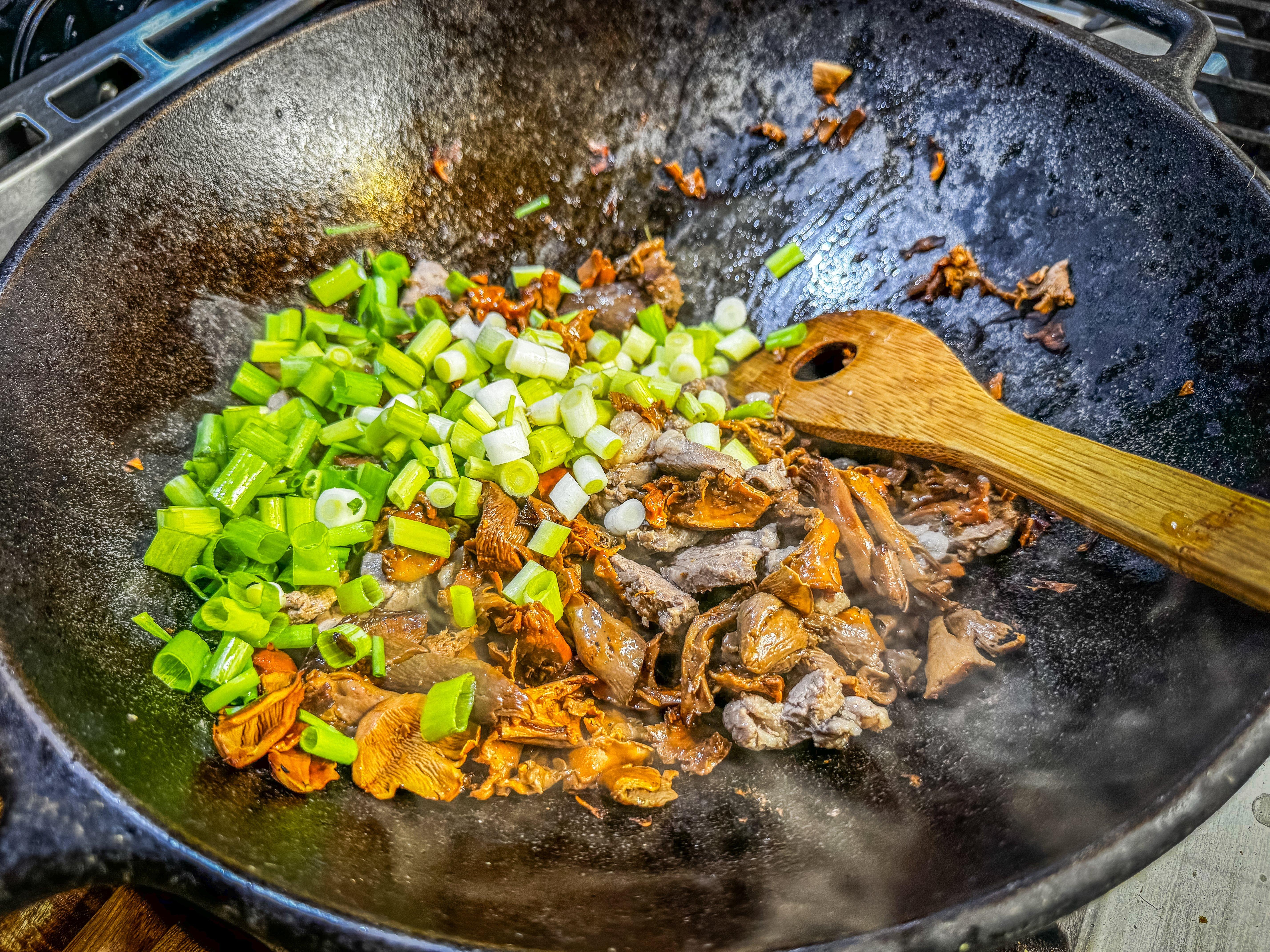 Image: chanterelle_pork_stir_fry_5