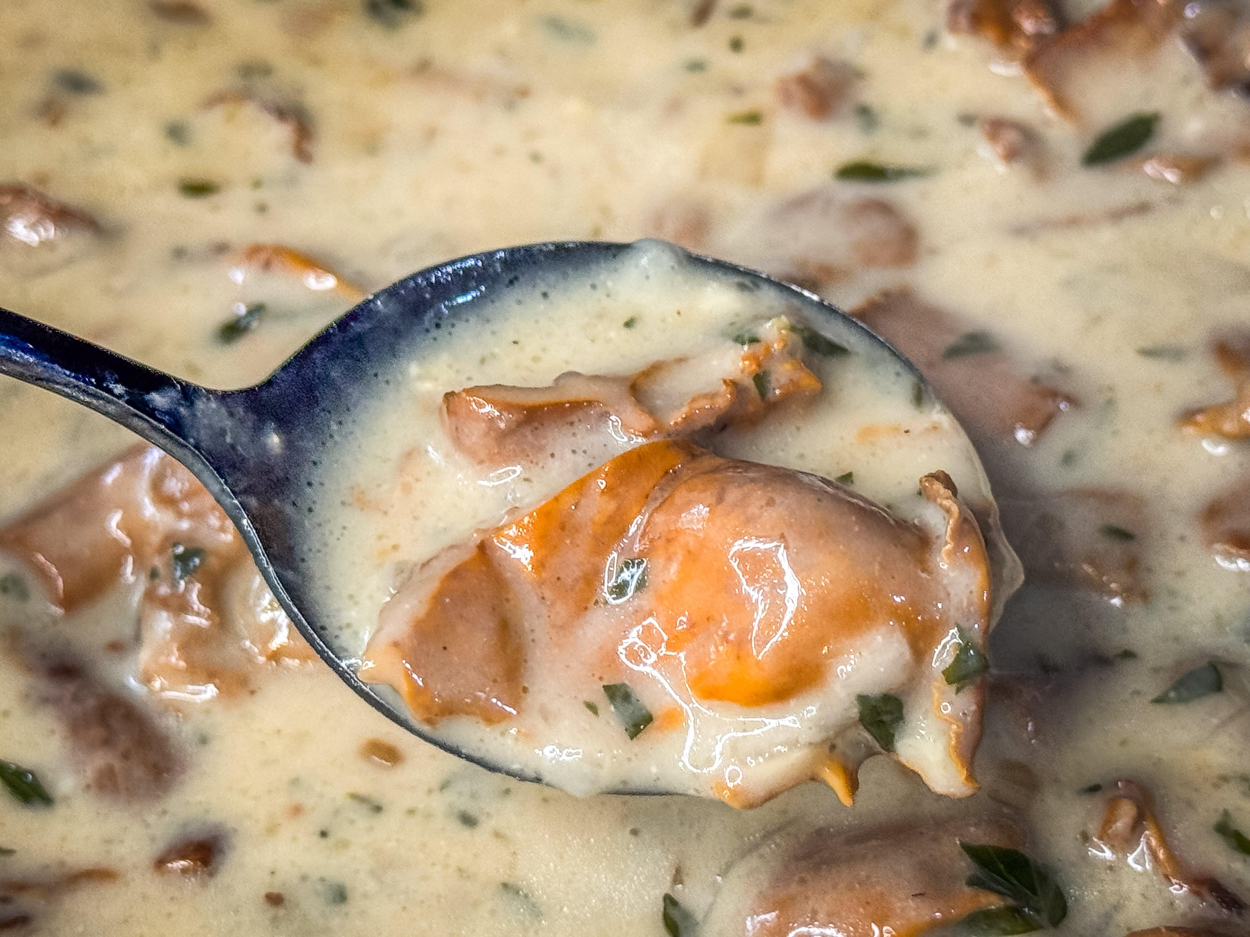 Image: chanterelle_soup_13