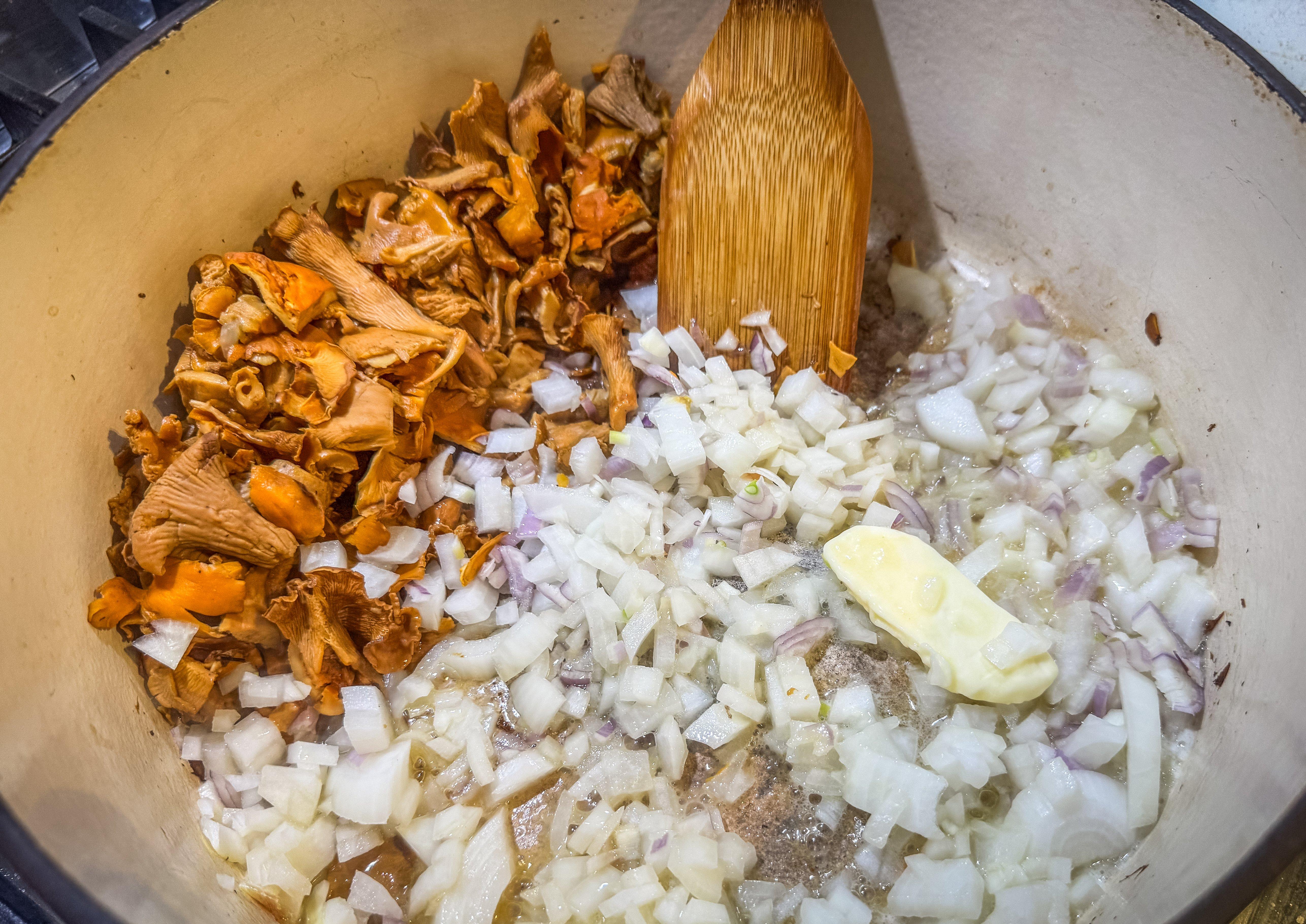 Image: chanterelle_soup_7