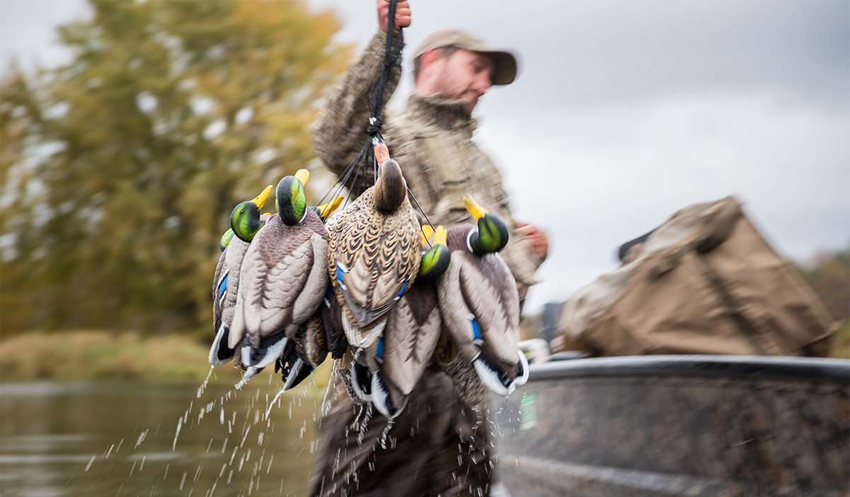 Decoy Tricks for the Toughest Ducks and Geese - Realtree Camo