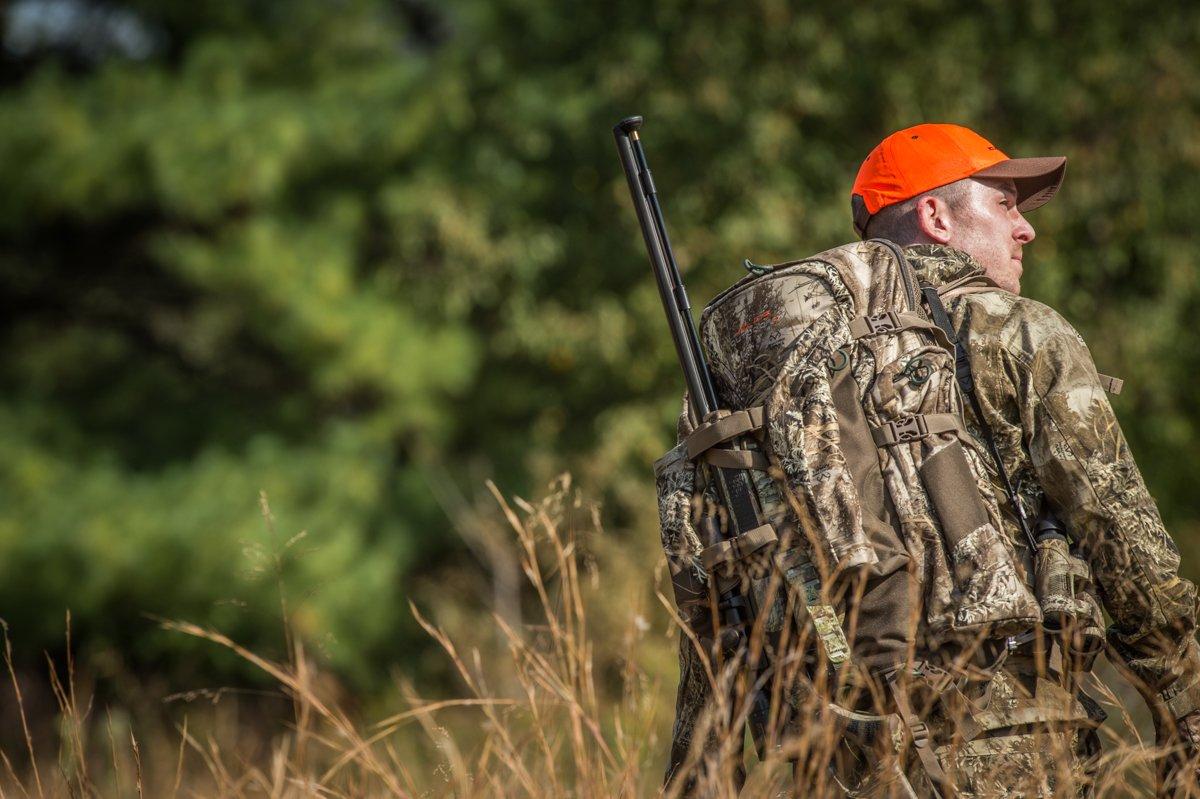 Big Game Hunting: The Complete Backpack Hunter - Realtree Camo