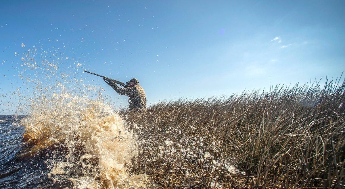 Your first shot at a duck or goose is usually the best, so why do hunters consistently mess it up? Photo © Bill Konway