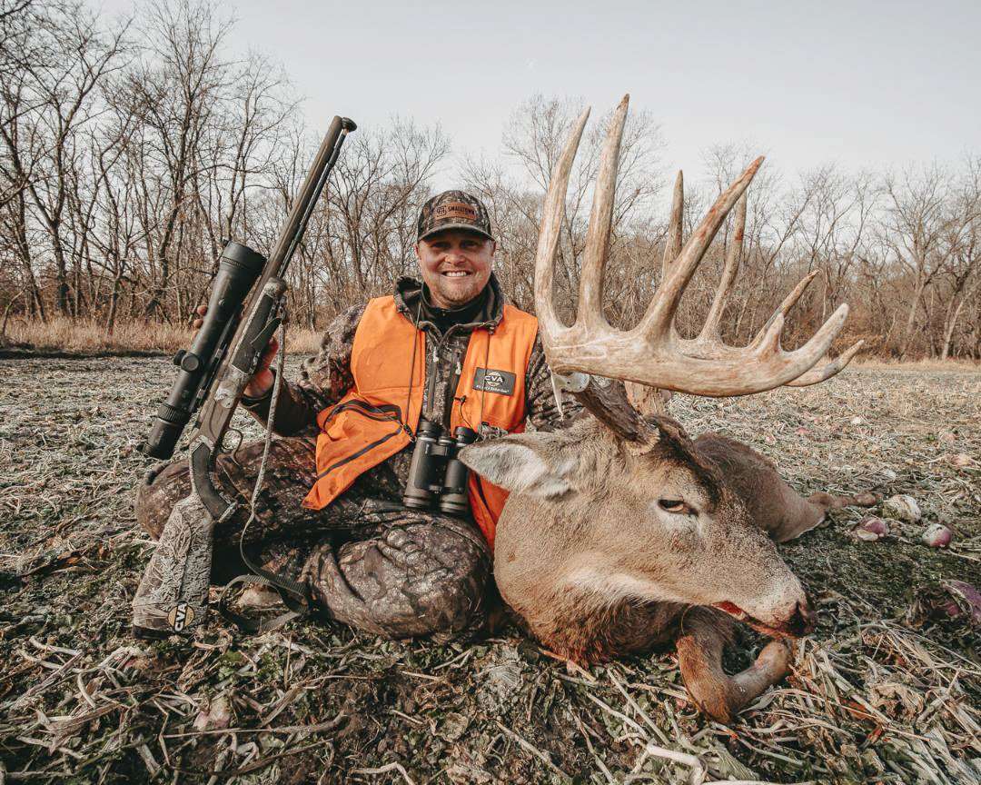 Cody Kelley had a banner year in 2020, which included this 164-inch Iowa deer. Image by Small Town Hunting
