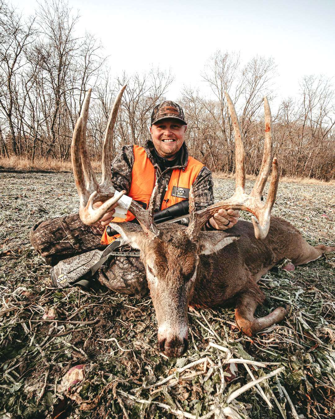 After recovering the buck, Kelley realized it was much bigger than he expected it to be. Image by Small Town Hunting After recovering the buck, Kelley realized it was much bigger than he expected it to be. Image by Small Town Hunting