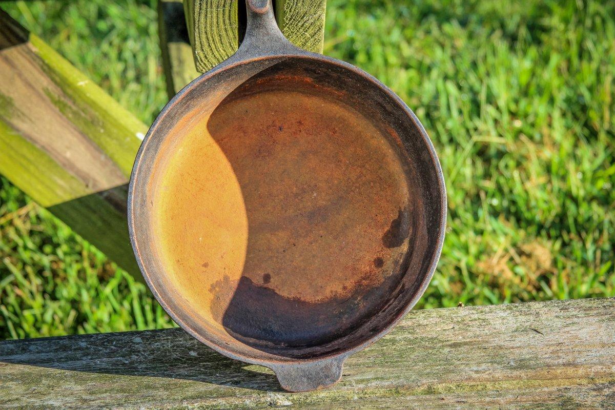 Don't pass up a good deal on vintage cast iron just because it might be rusty.