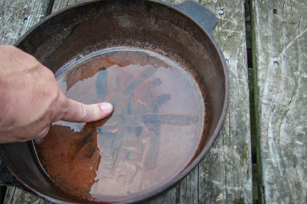 The three tools I use to keep my cast iron clean. : r/castiron