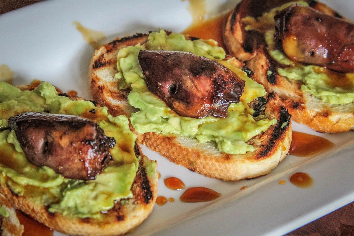 The sweet and salty honey/soy drizzle goes perfectly with the spicy grilled heart and cool avocado. 