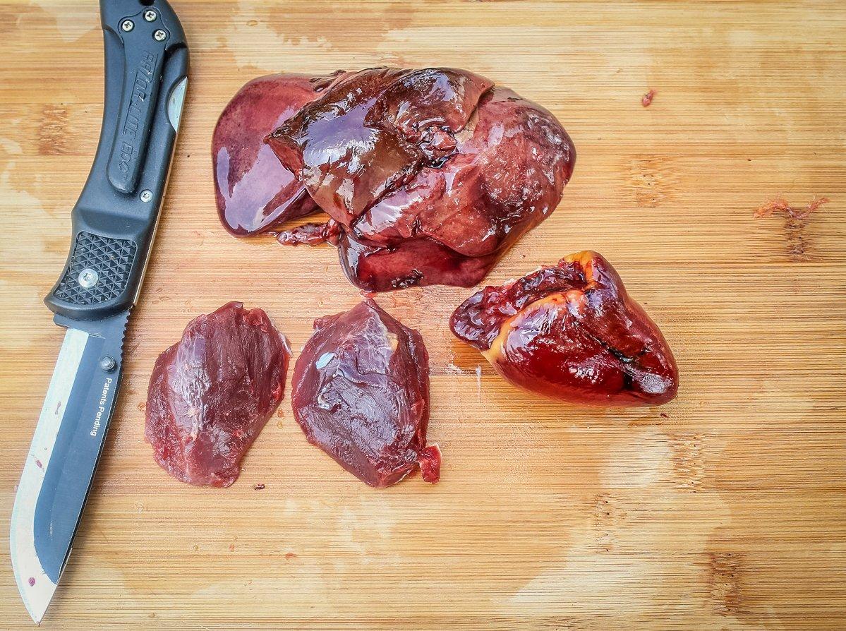Cook the gizzard along with the heart and liver.