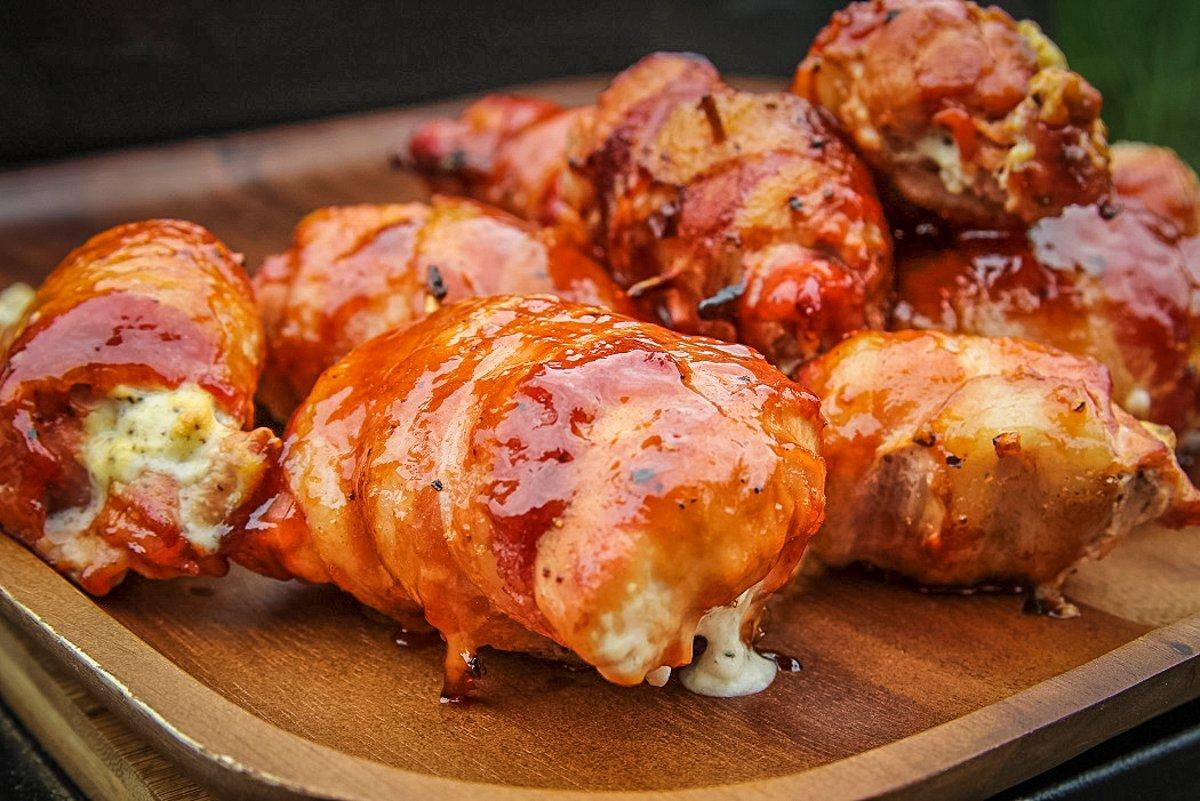 Turkey poppers stuffed with apricot and cream cheese