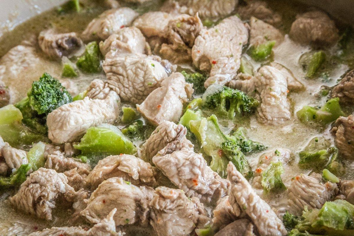 Saute the turkey breast with the broccoli. 