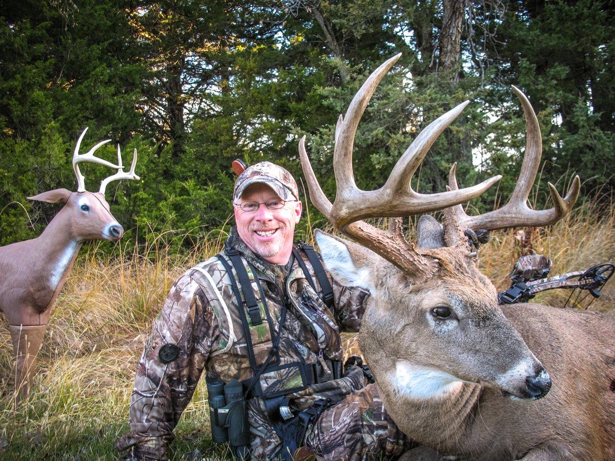 Using a decoy can bring a buck within range that otherwise wouldn't have came close enough. (Phillip Vanderpool photo)