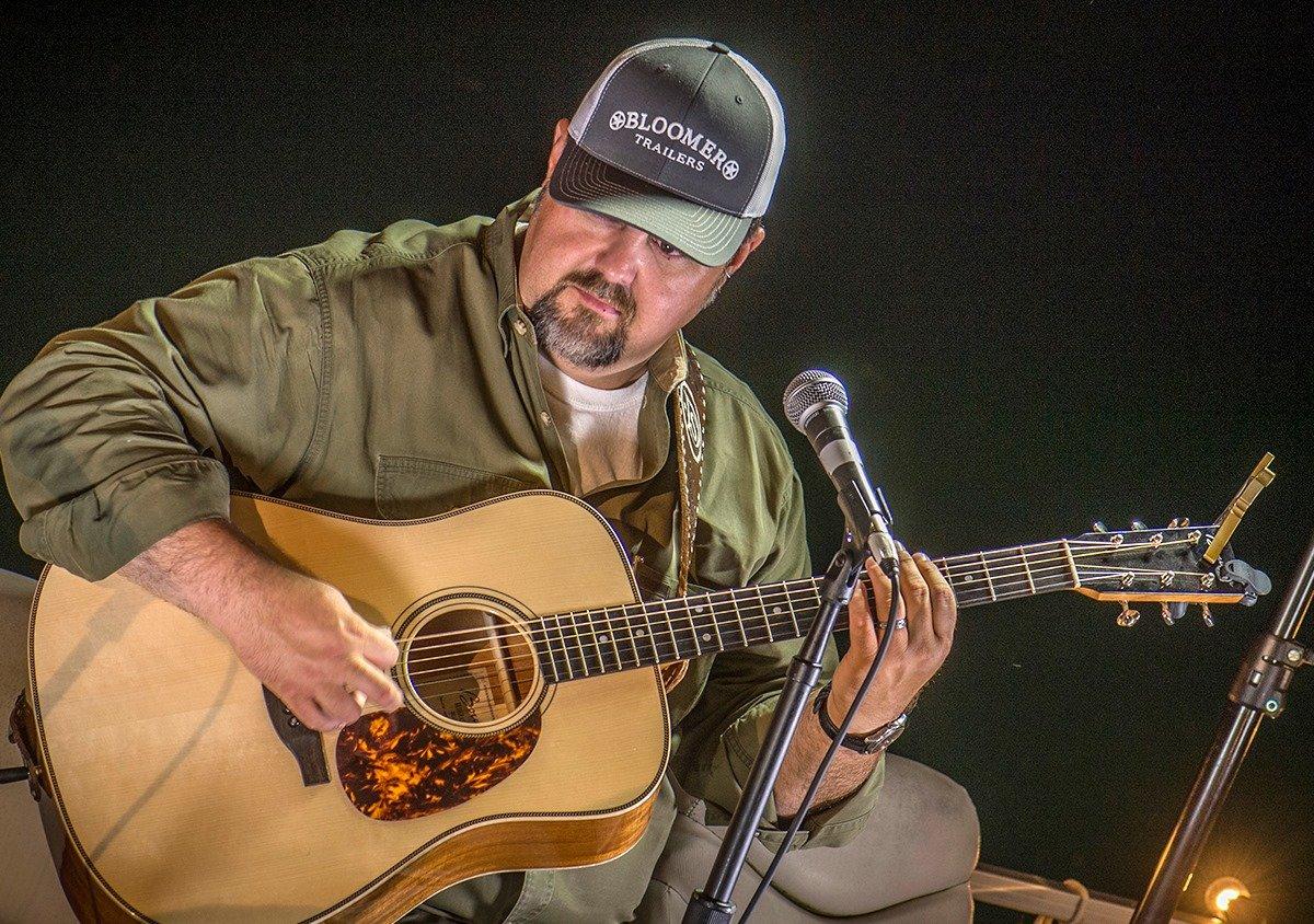 Daryle Singletary -- Photo by Bill Konway