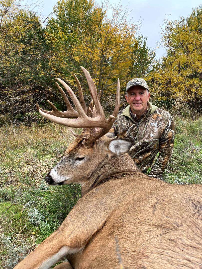 David Blanton displays his 181 6/8-inch Kansas buck, taken with JB Outfitters. Image by Realtree Media