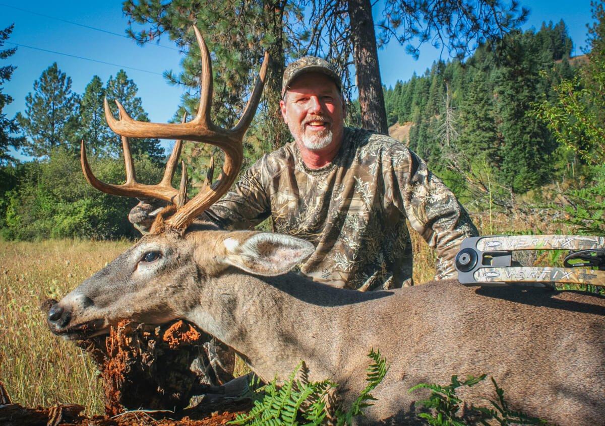 Patrick Meitin shows off a great northwestern whitetail. (Patrick Meitin photo)