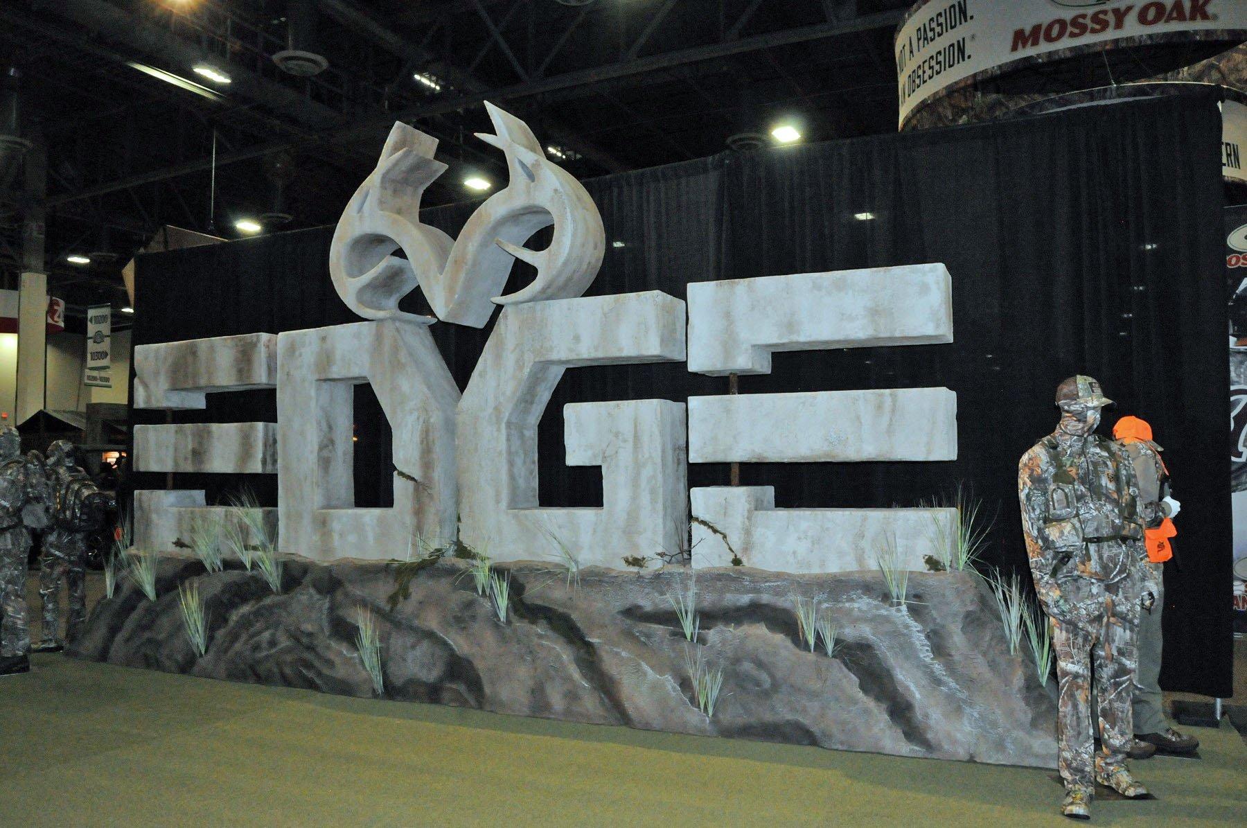 Realtree EDGE Show Sign
