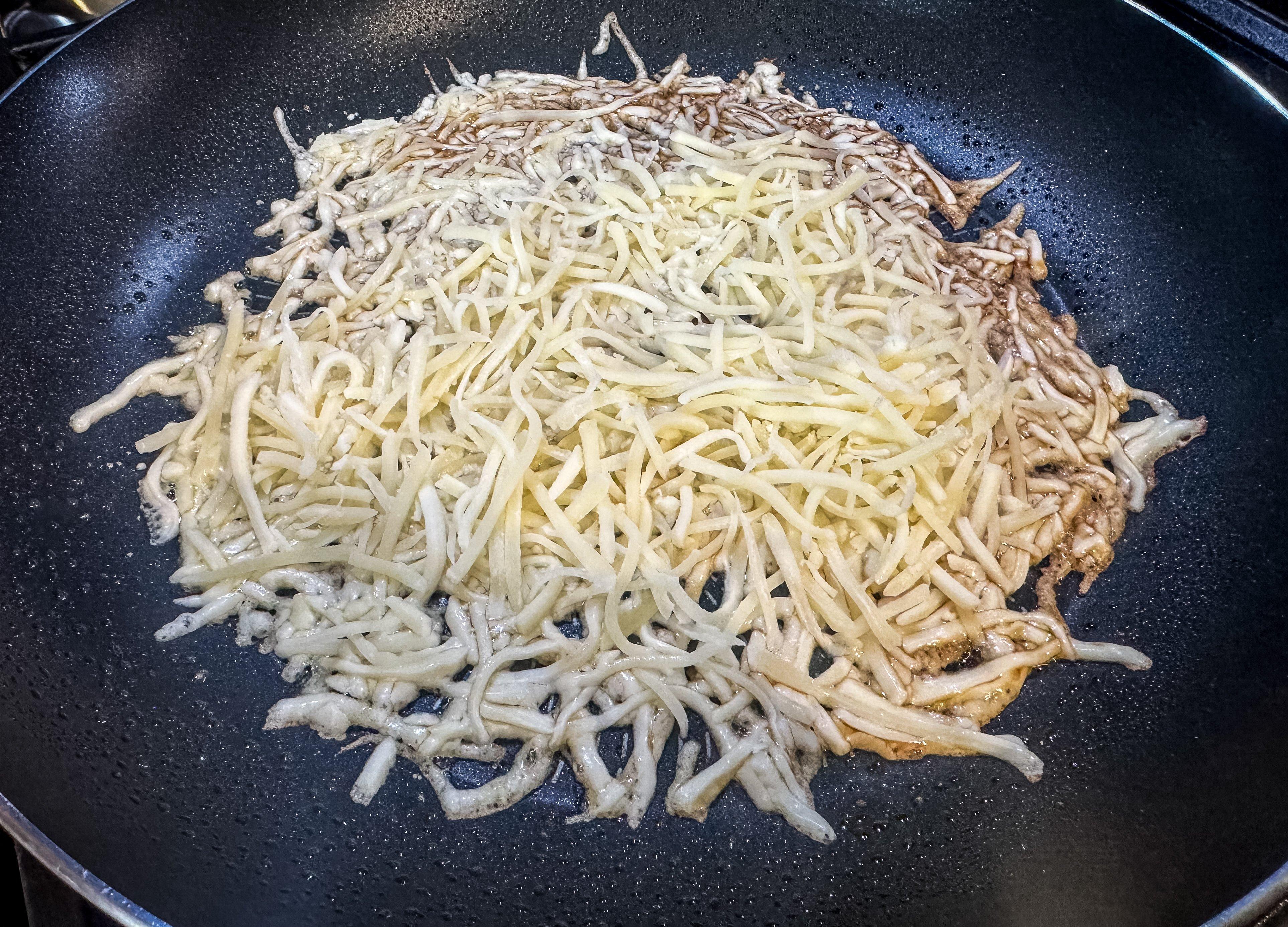 Image: egg_flip_bacon_2