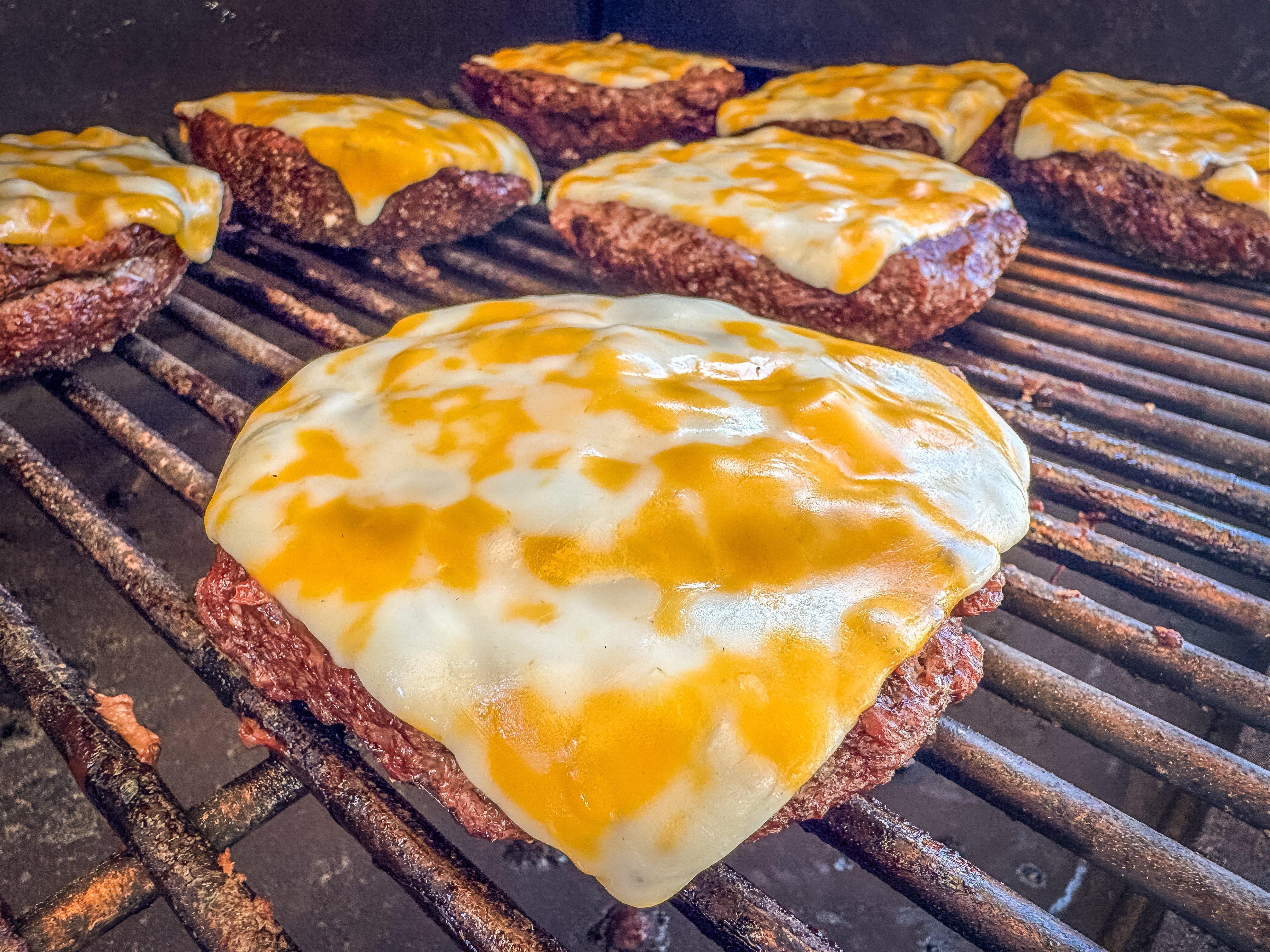 Image: elk_cheeseburger_4