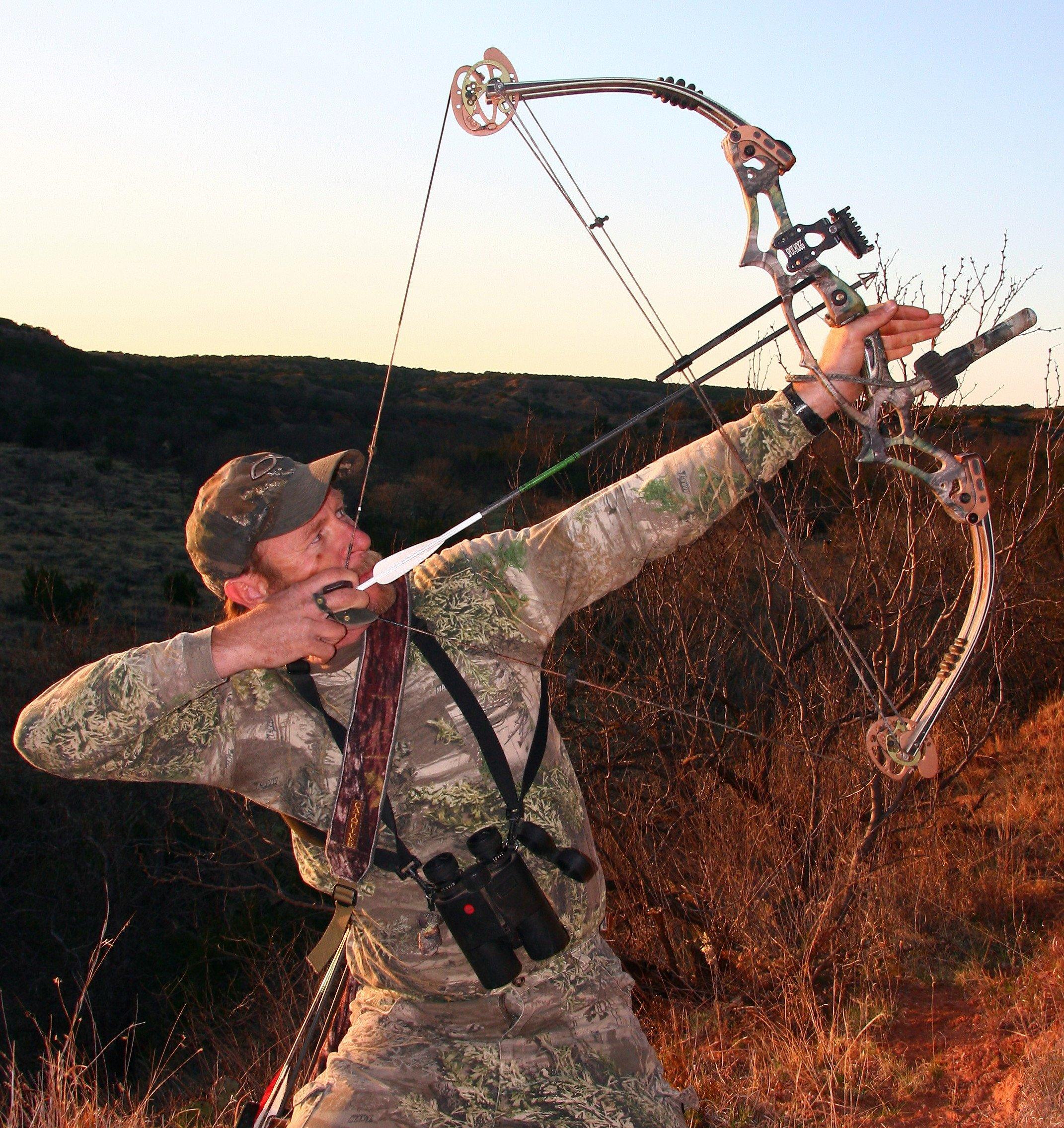 Shooting with fingers can be an advantage in many bowhunting situations. (Patrick Meitin photo)
