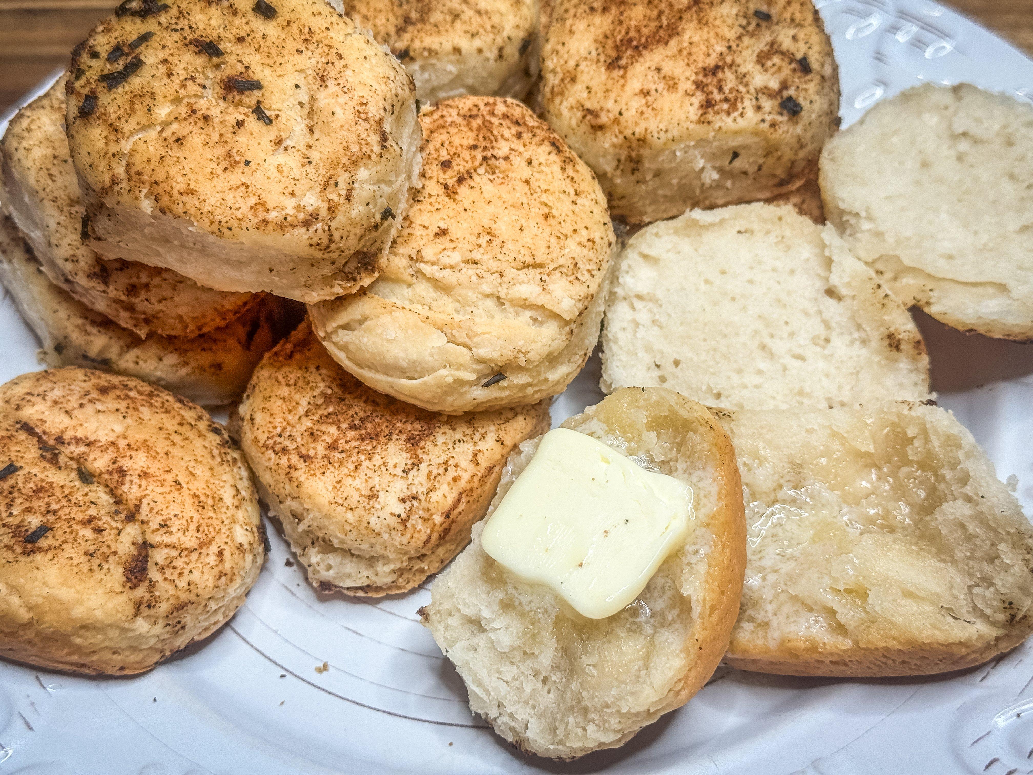 Image: garlic_butter_biscuits_10