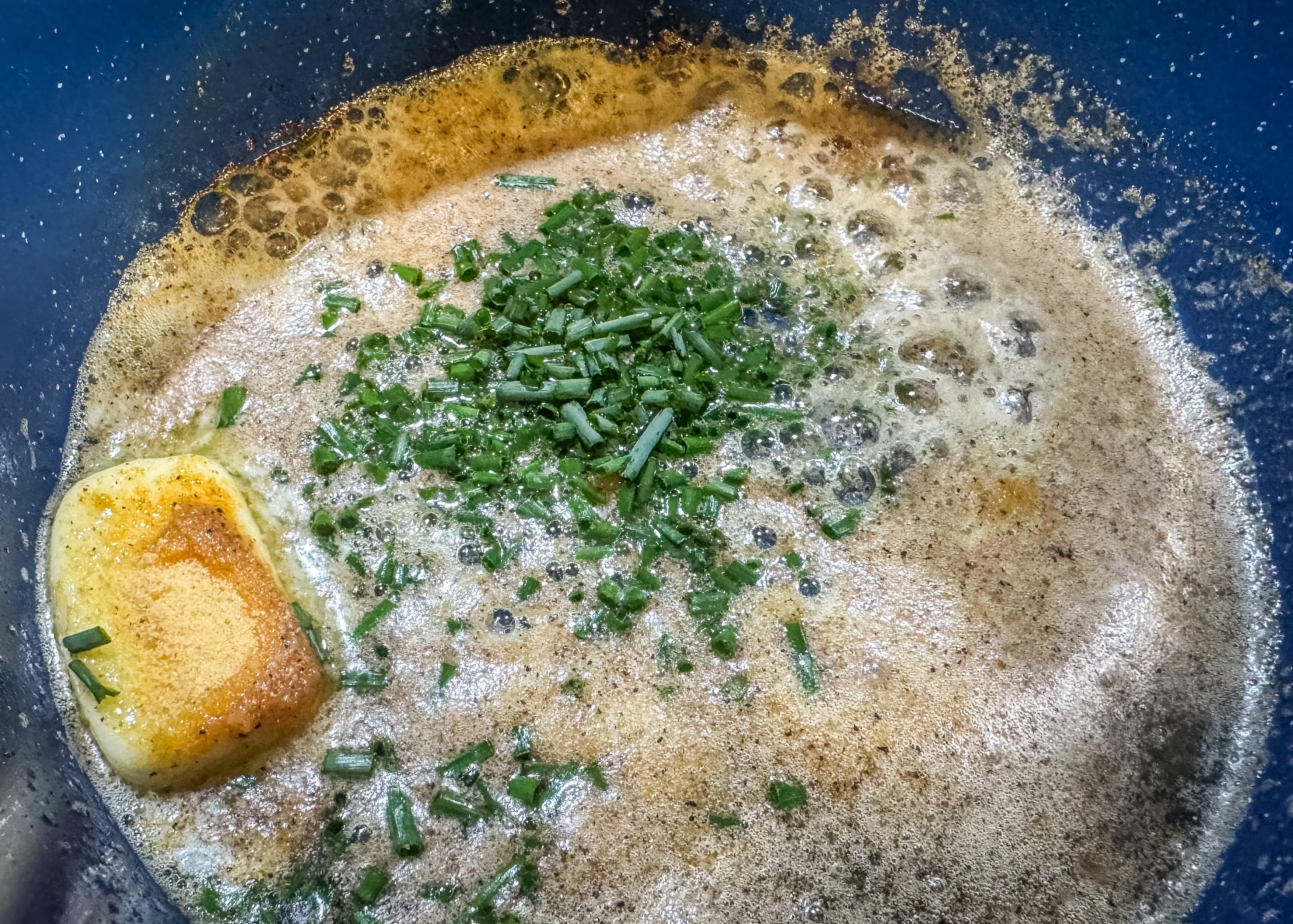 Image: garlic_butter_biscuits_8
