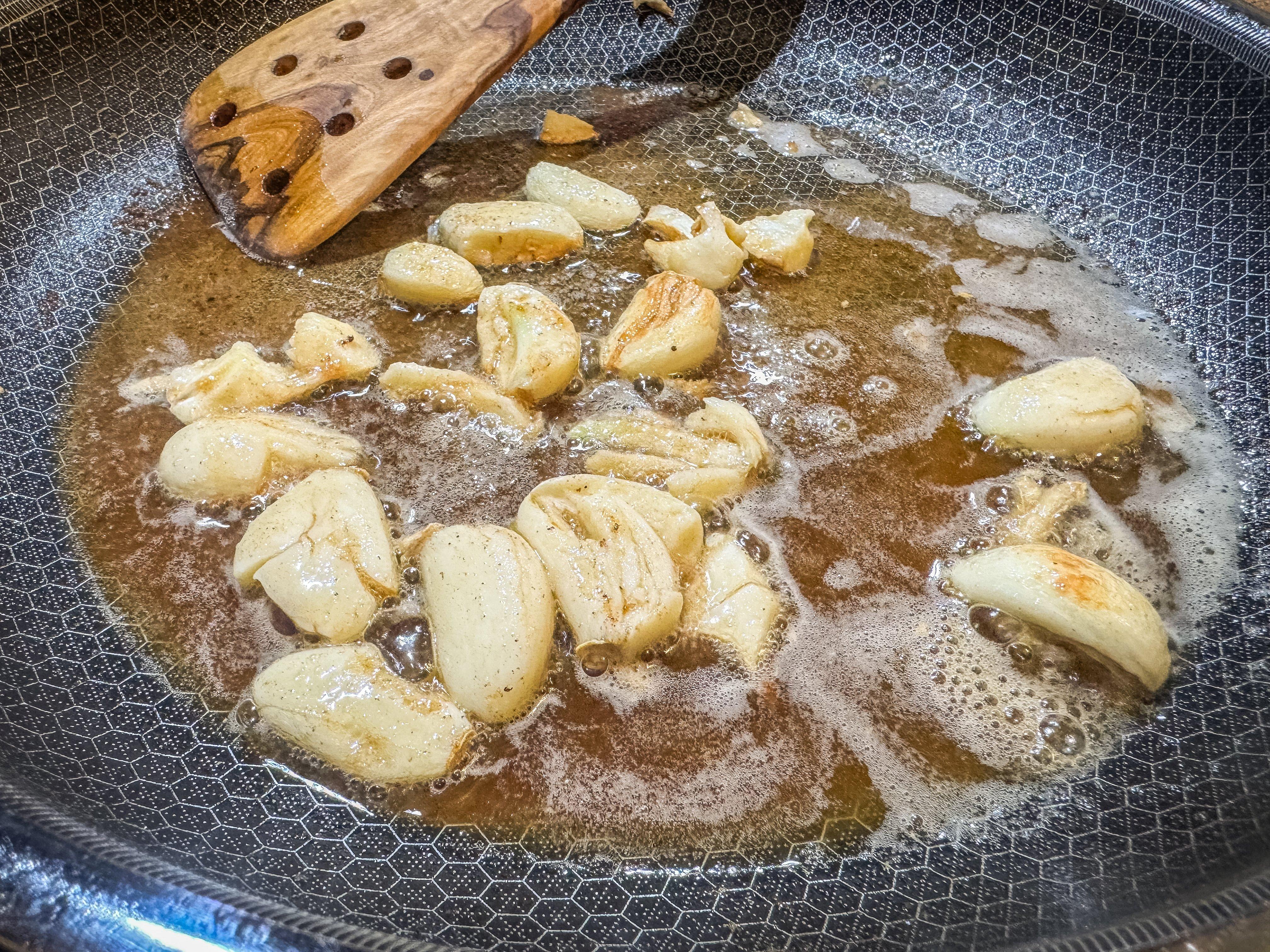 Image: garlic_squirrel_5