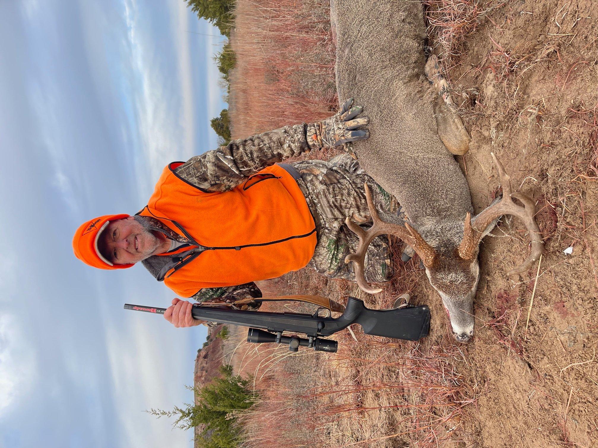 Author Mike Hanback with a stud Oklahoma 10-pointer. 