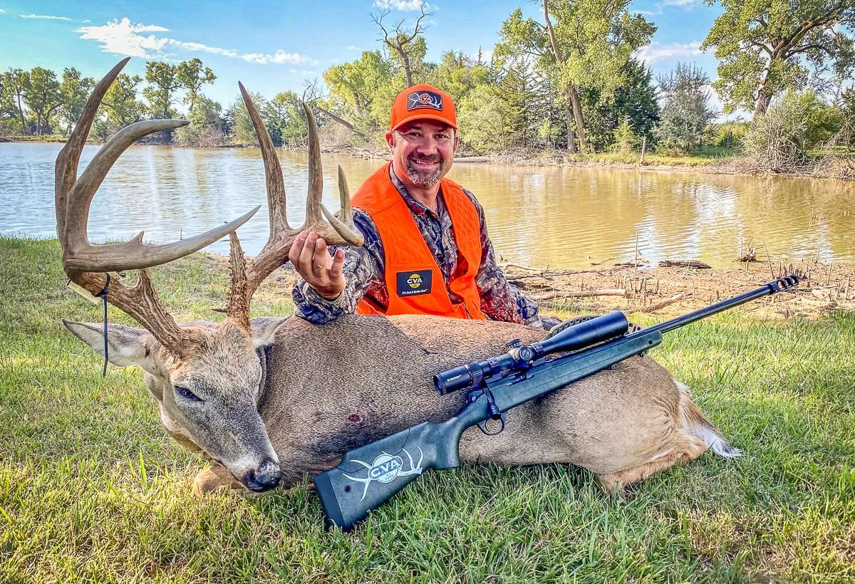 Rayfield's buck scores 164 6/8 inches, even as a clean 9-pointer. Image by Buckventures