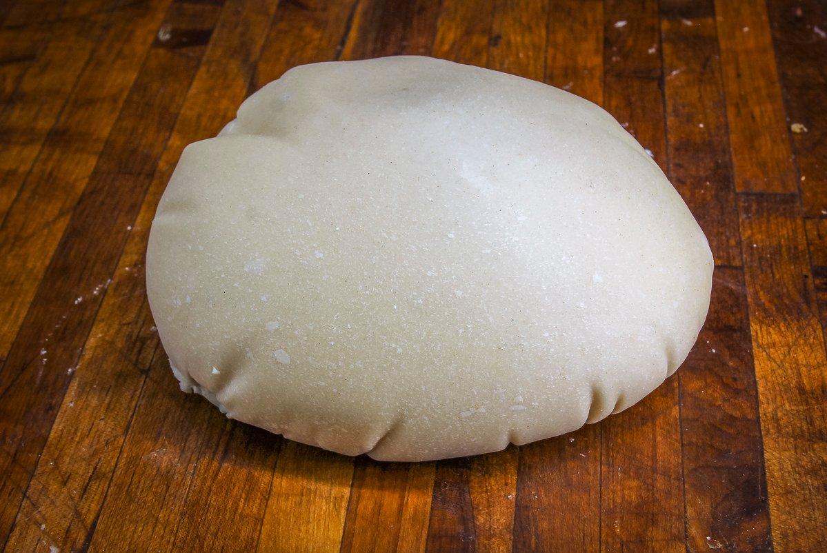Let the dough rest after the relatively long kneading time.