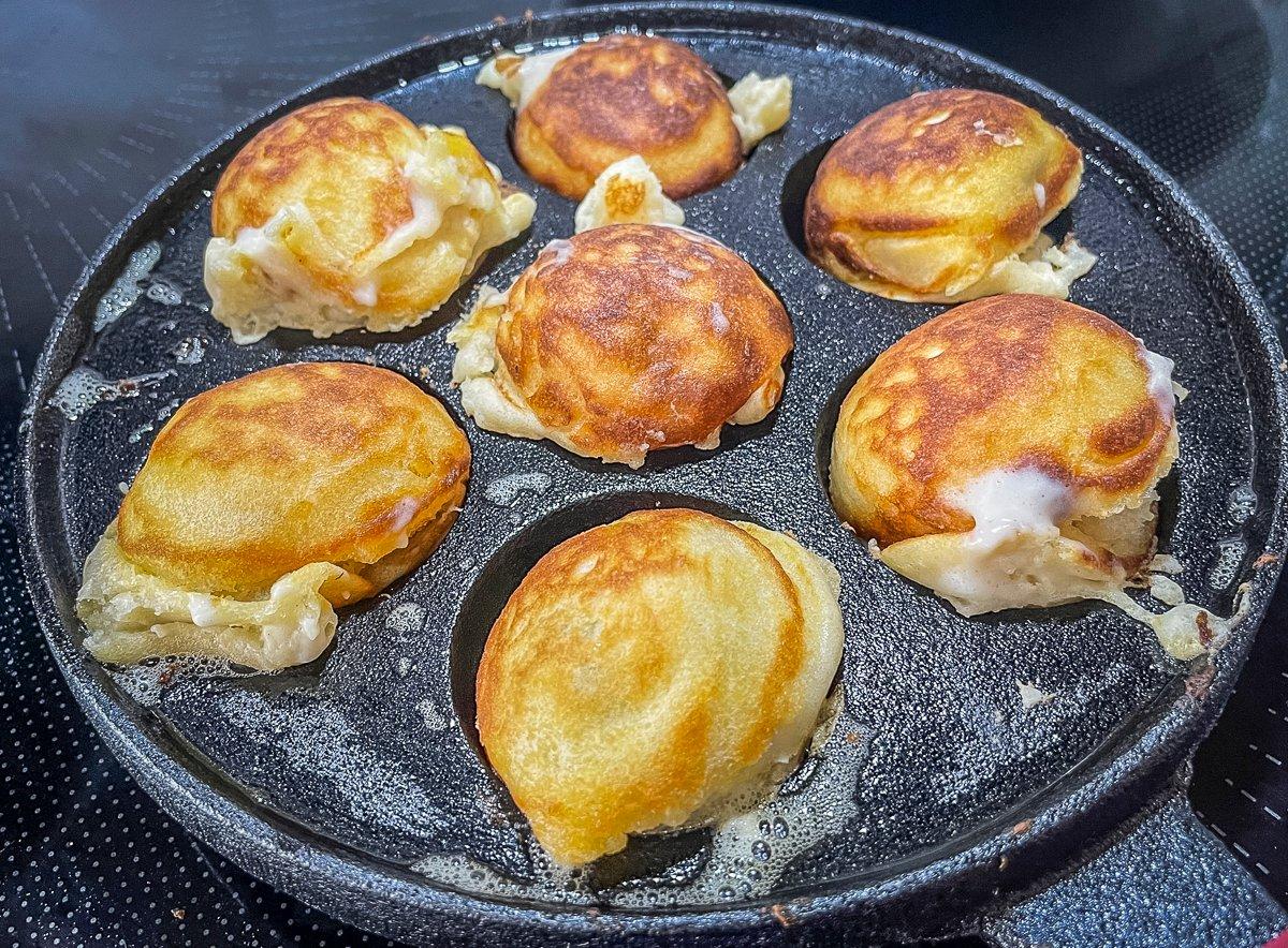 Vintage Cast Iron Aebleskiver Pan, Danish Pancake Popover Stovetop Cooking  7 Cups 